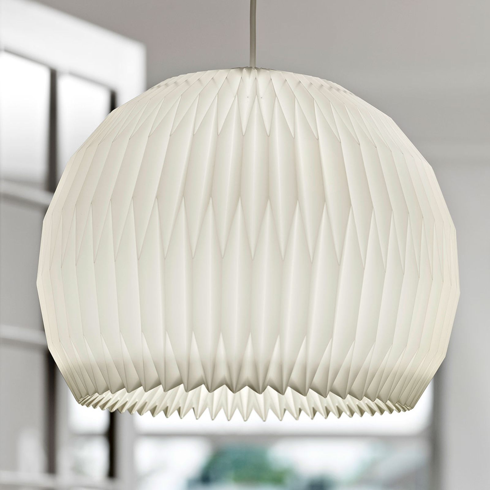 LE KLINT 147 -riippuvalaisin muovia, handmade