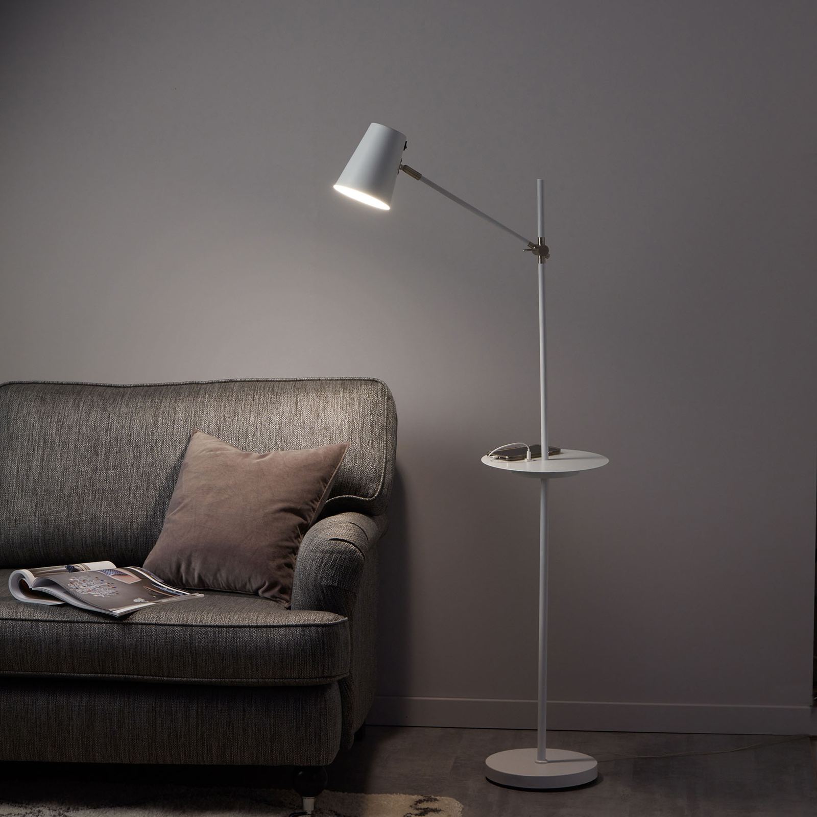 Lattiavalo Linear sis. USB-latausaseman, valkoinen