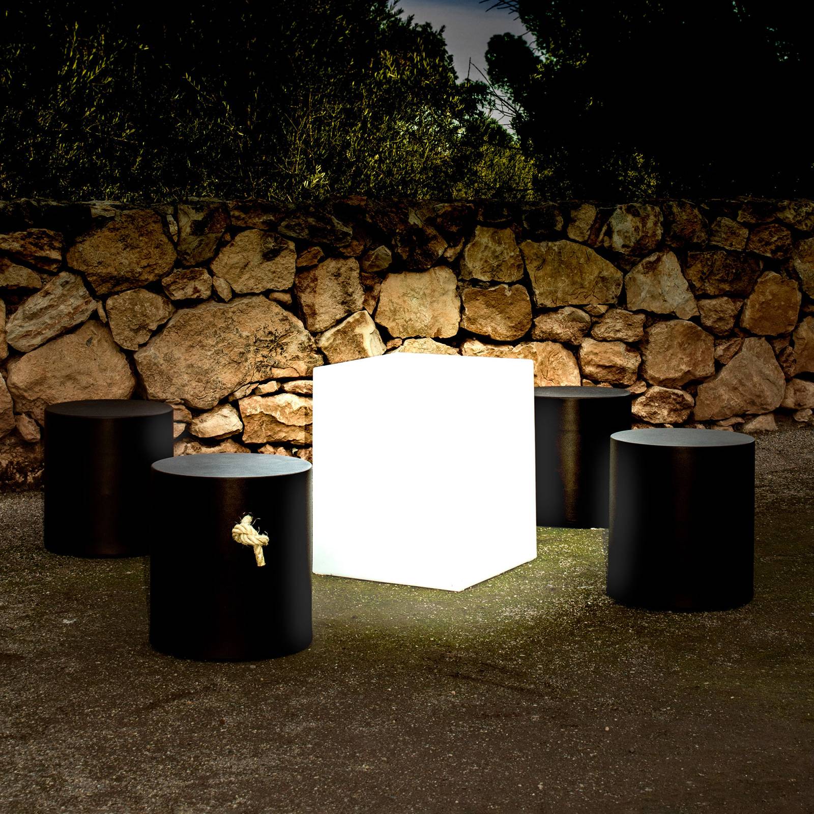 Newgarden Cuby -koristevalaisin, korkeus 53 cm