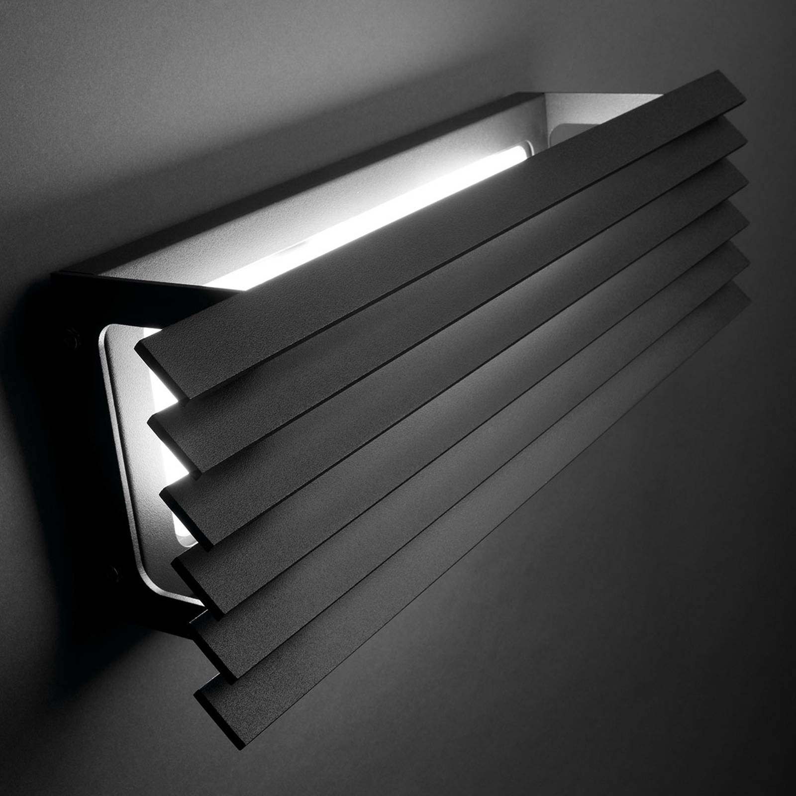 Bover Lineana H - LED-ulkoseinälamppu säleiköllä