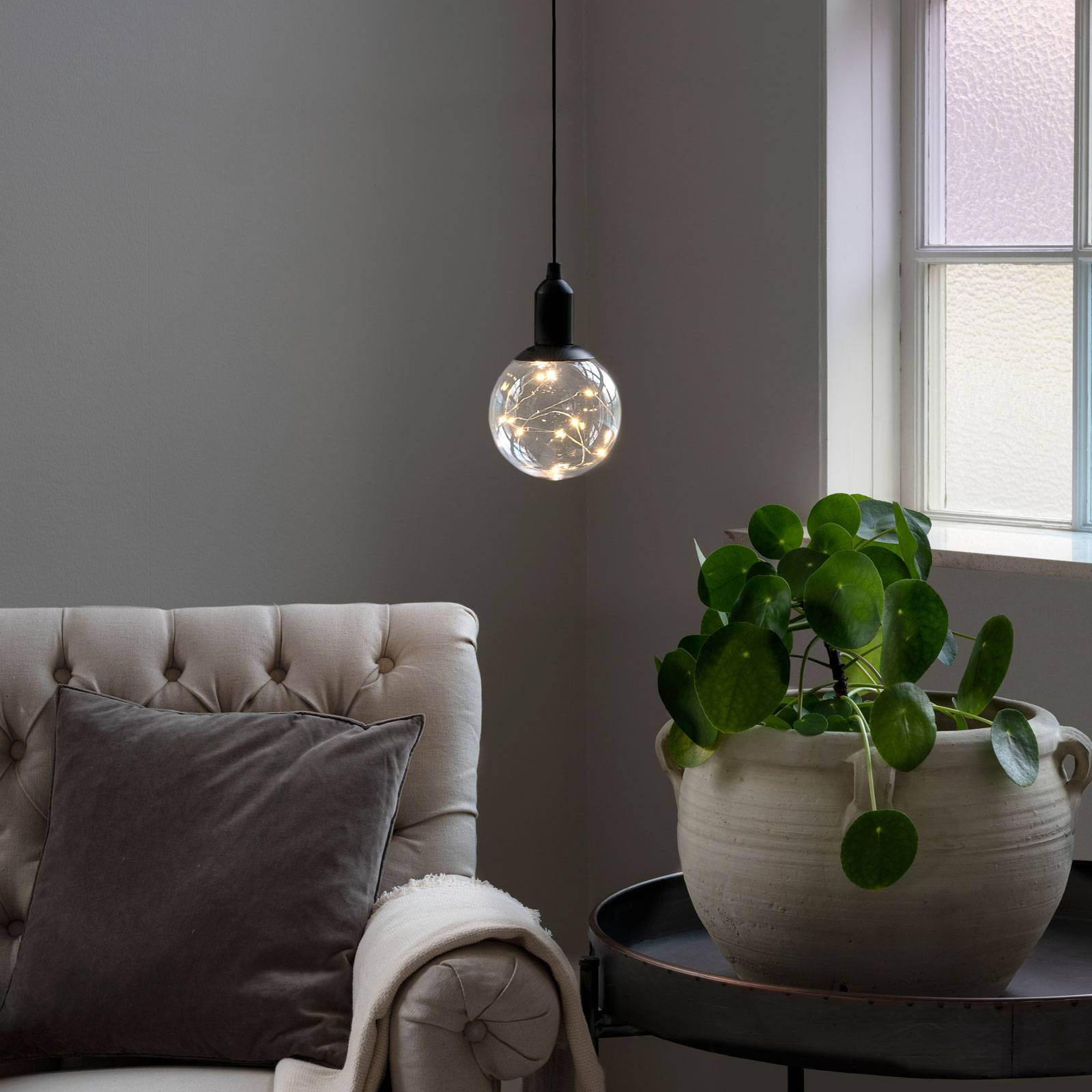 LED-koristevalaisin Kugel, paristokäyttöinen