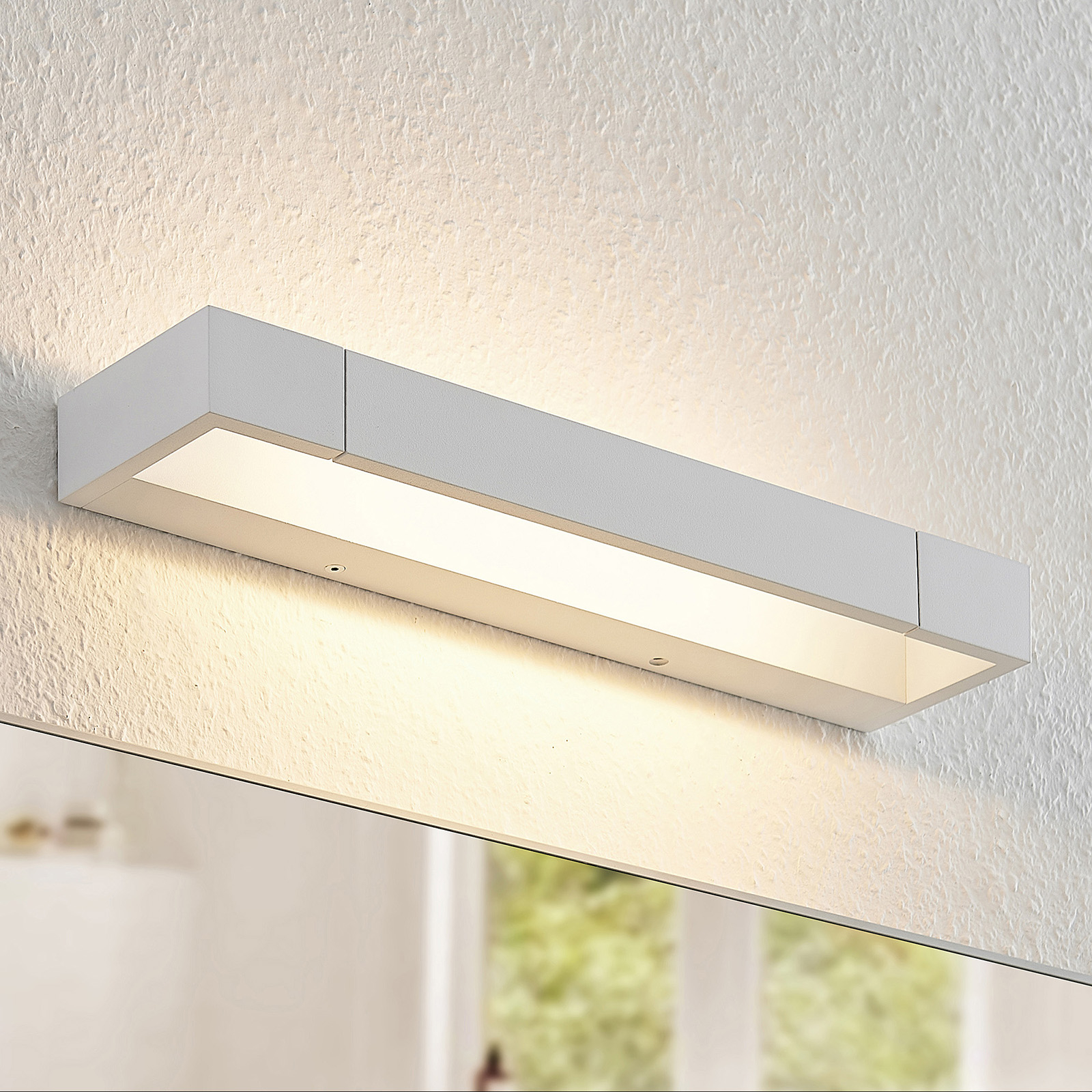 Arcchio Jora -LED-seinävalaisin, IP44, 40 cm