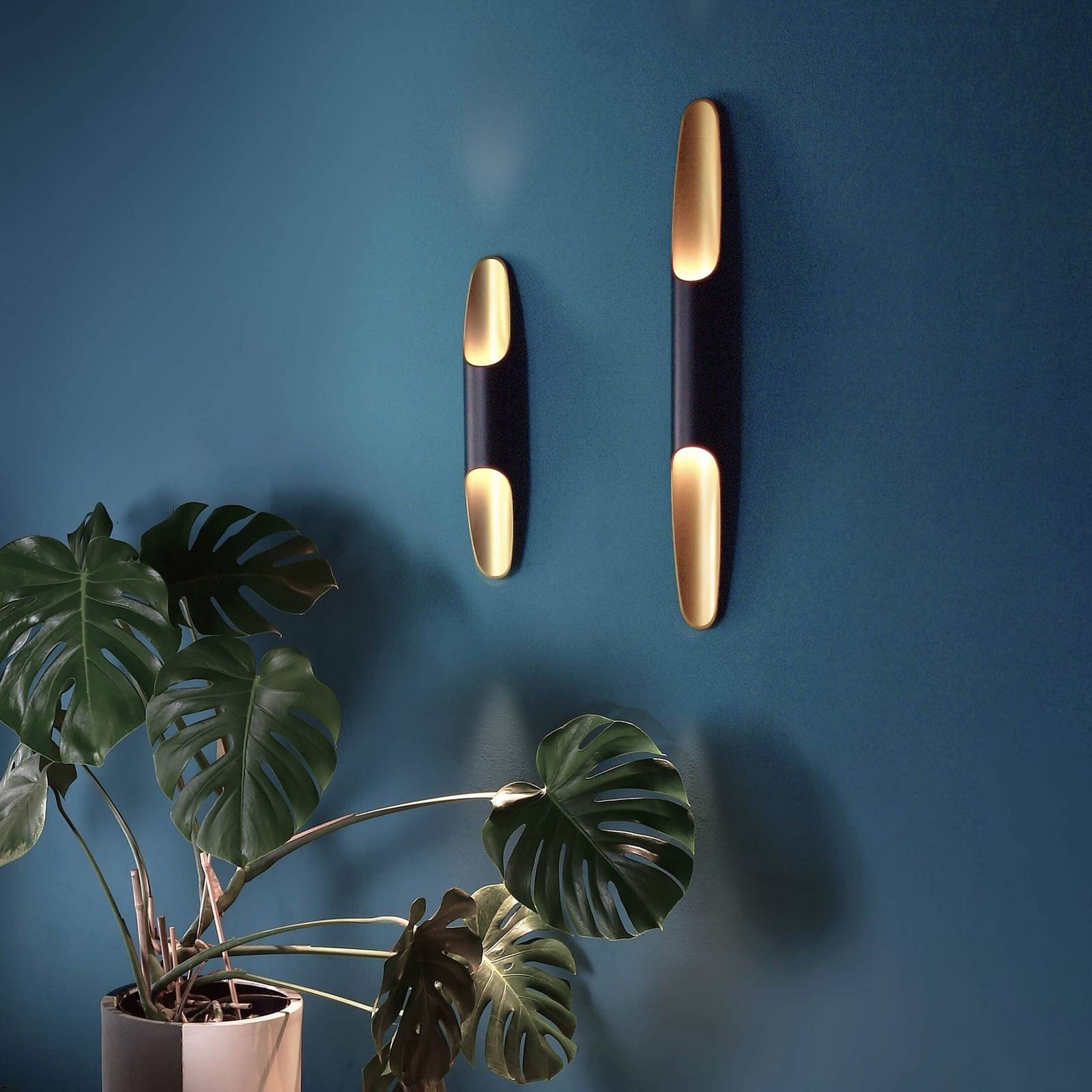 LED-seinävalaisin Apodis, 80 cm kulta/musta