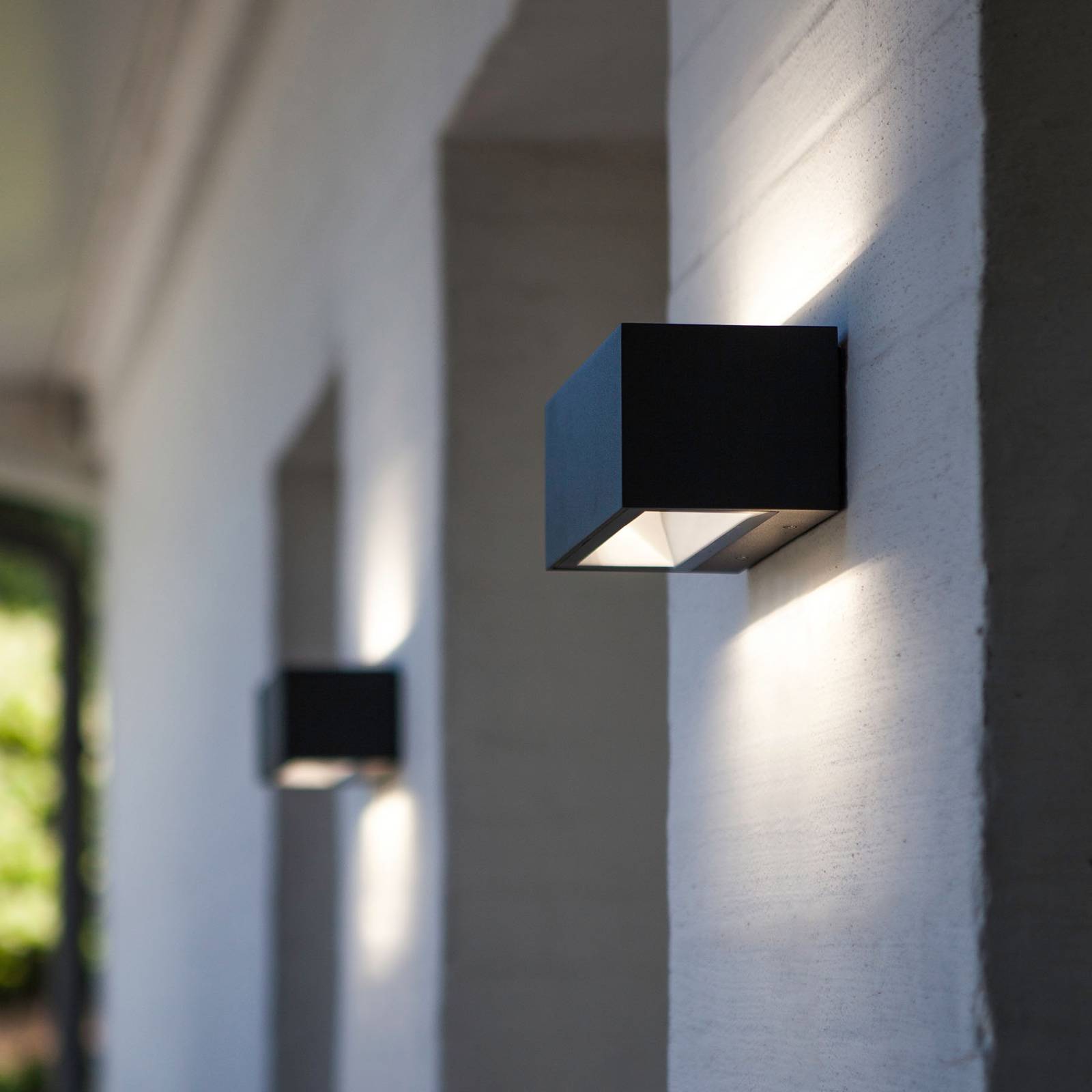 LED-ulkoseinälamppu Gemini mattamusta leveys 22cm