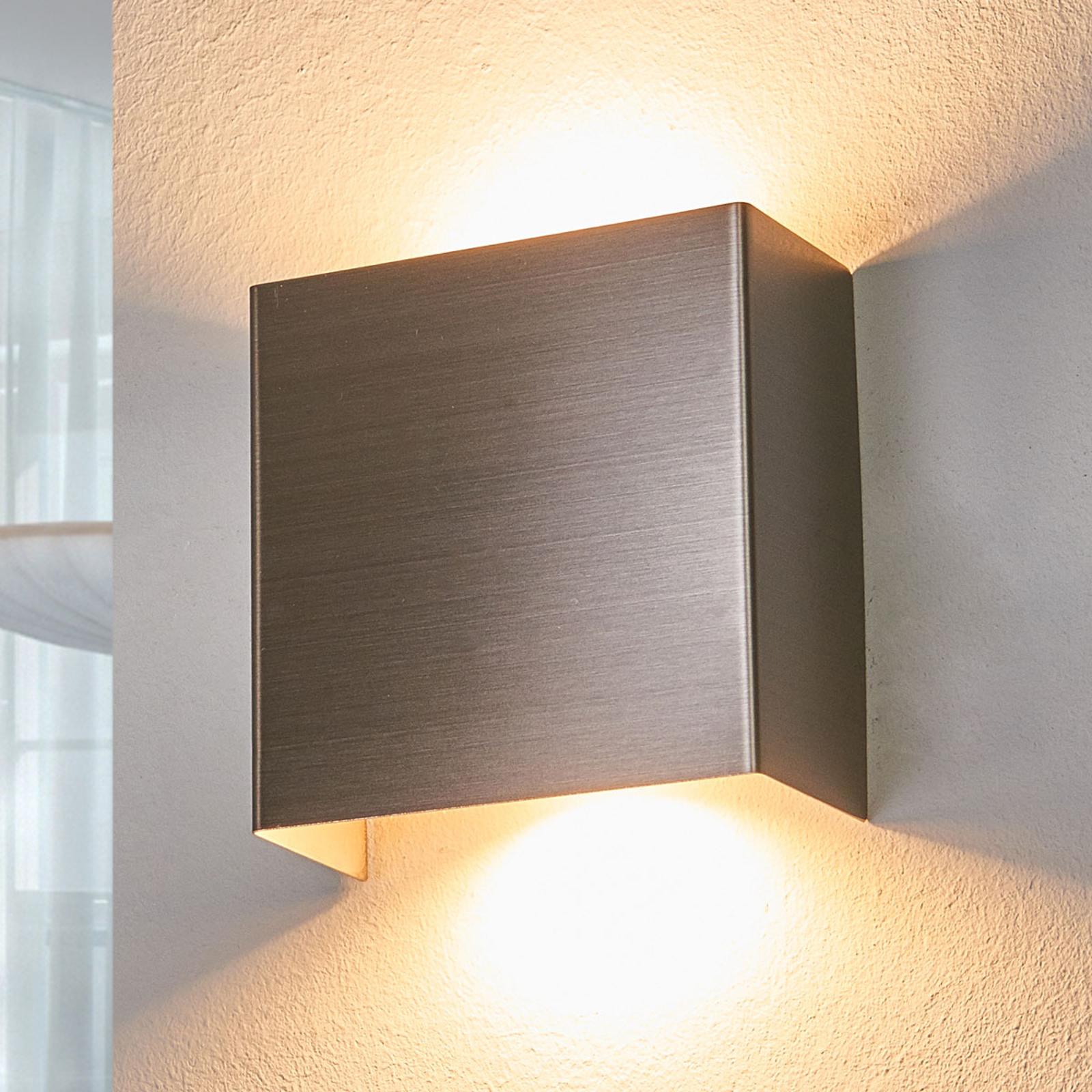 LED-seinävalaisin Manon, satin.nikkeli, 10,5 cm