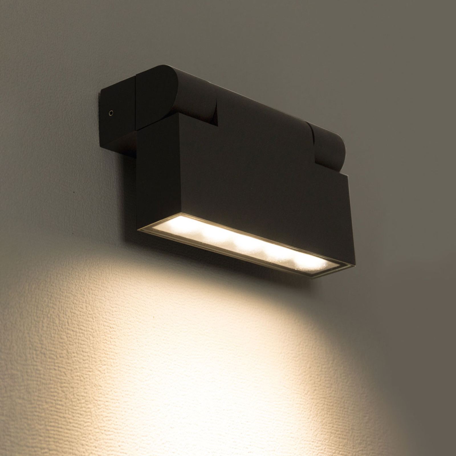 Käännettävä LED-ulkoseinälamppu Giro