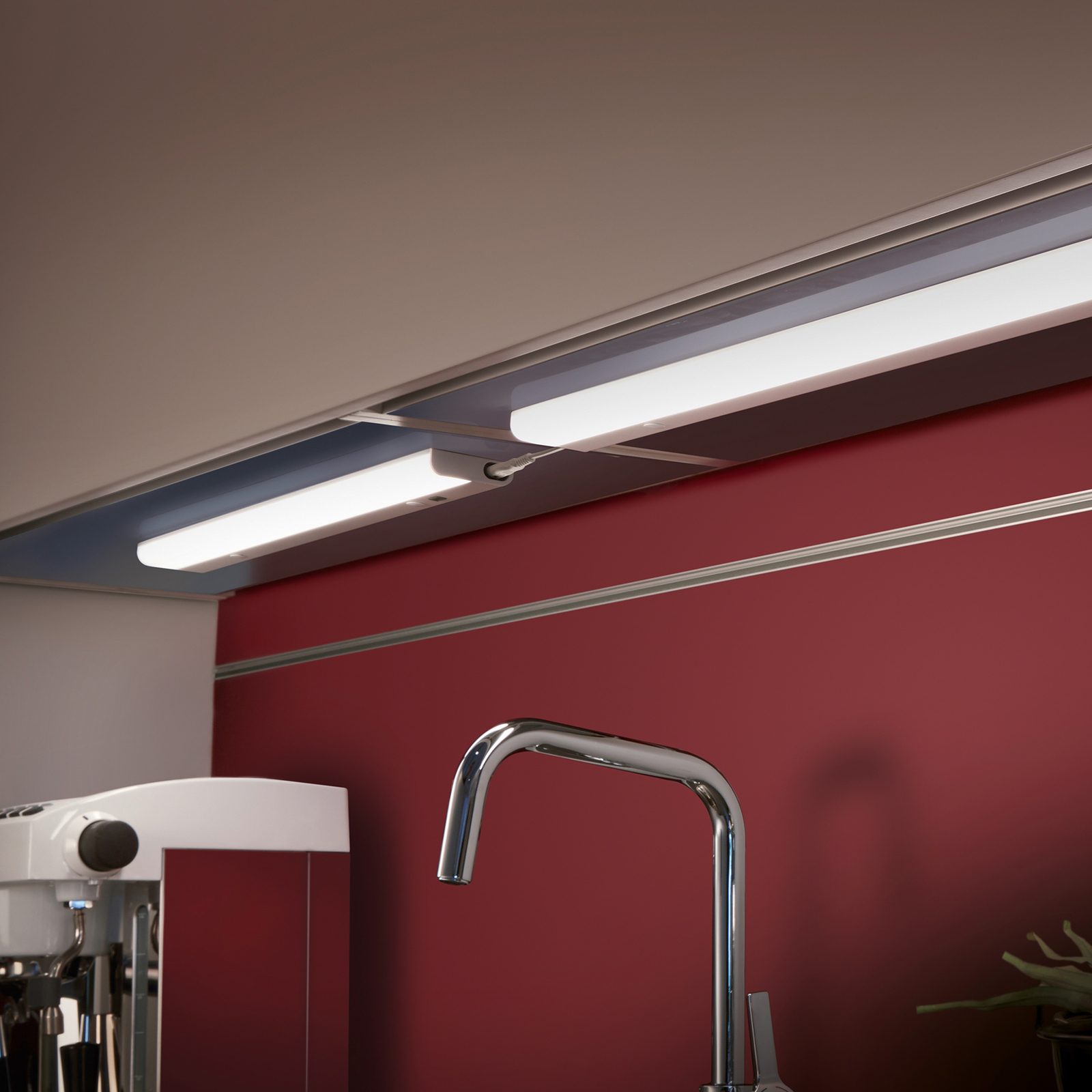 LED-kaapinalusvalaisin Simeo, 52 cm pitkä