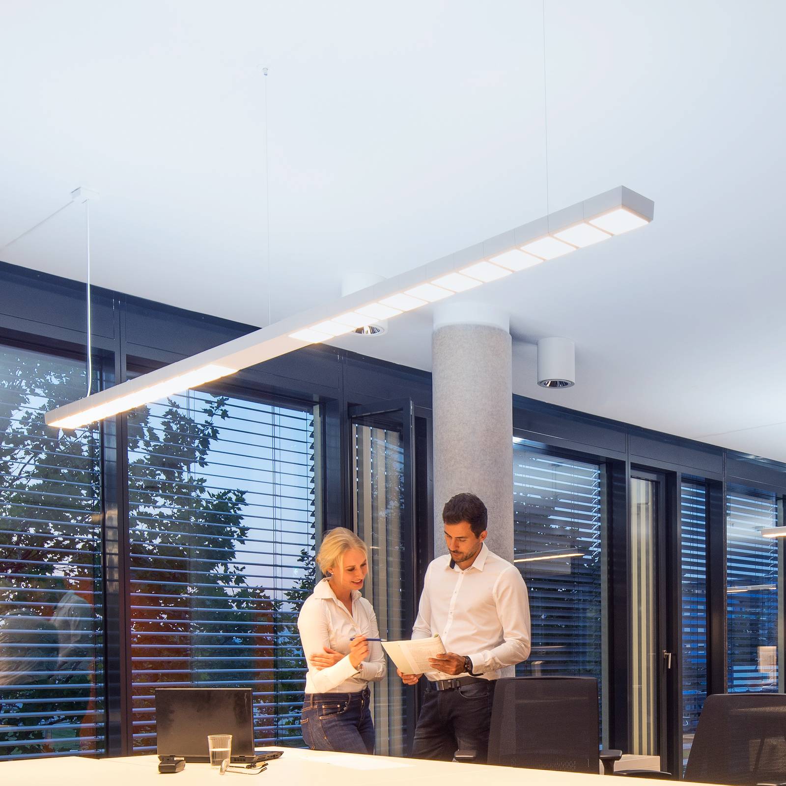 Siteco Scriptus LED-riippuvalo symmetrinen 265cm