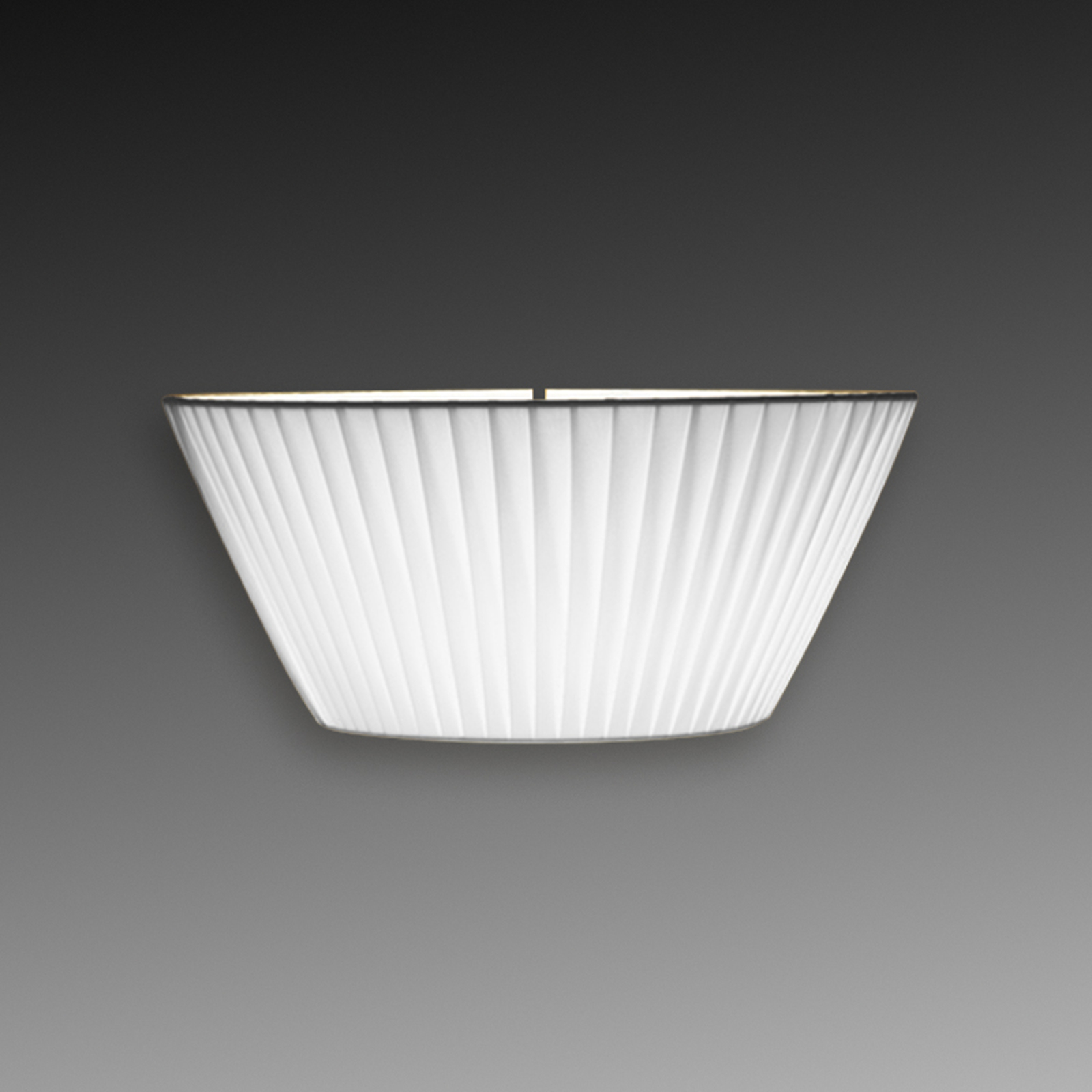 Viehättävä Emma-seinävalaisin, 30 cm valkoinen