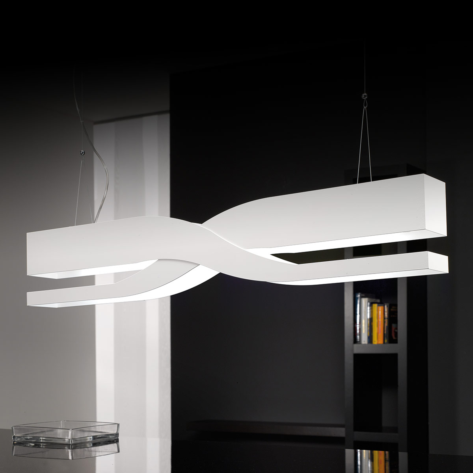 Satumainen Fifi-designriippuvalaisin, 100 cm