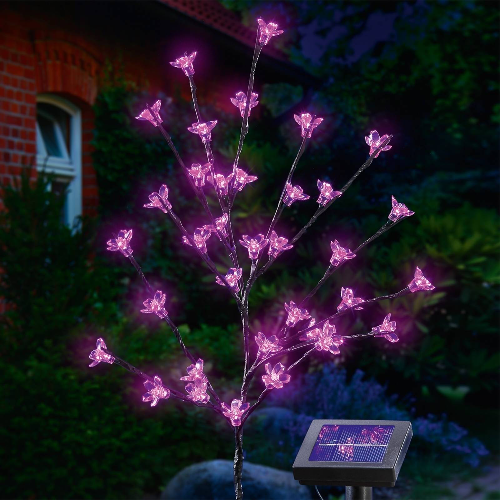 Aurinkokäyttöinen LED-valopuu