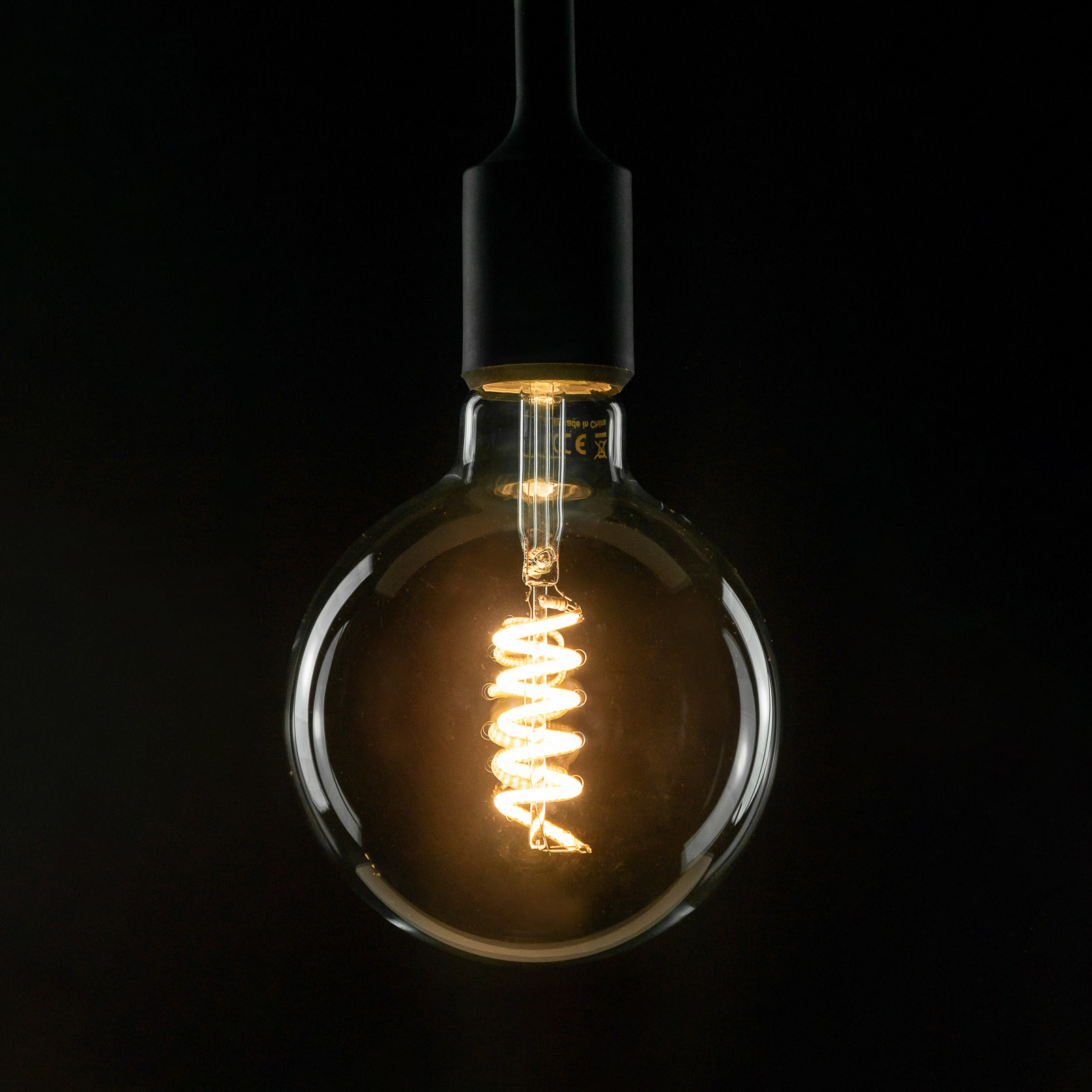 SEGULA LED-lamppuE27 8W G125 Curved ambient kirkas