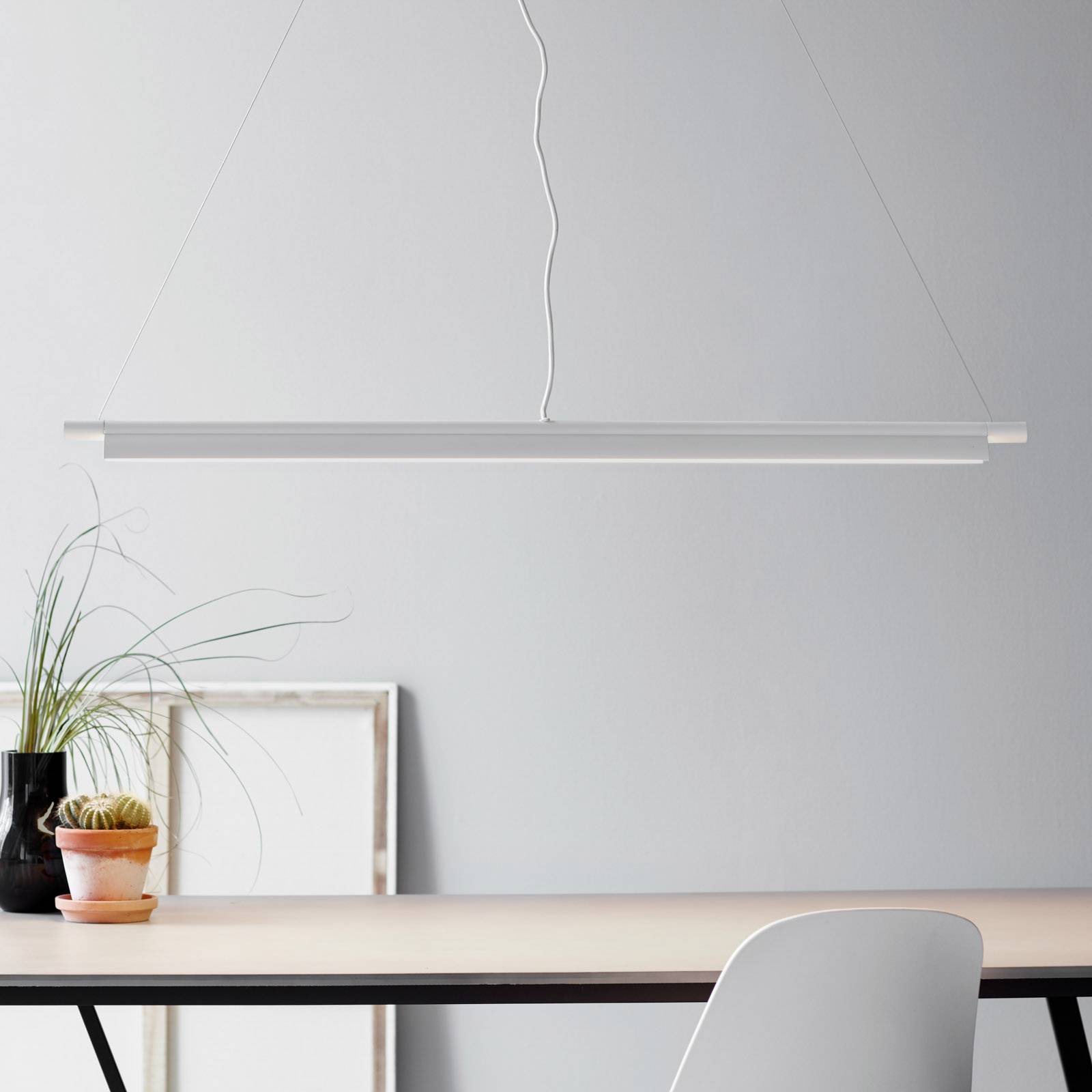 Pitkulainen LED-riippuvalaisin Space B valkoinen