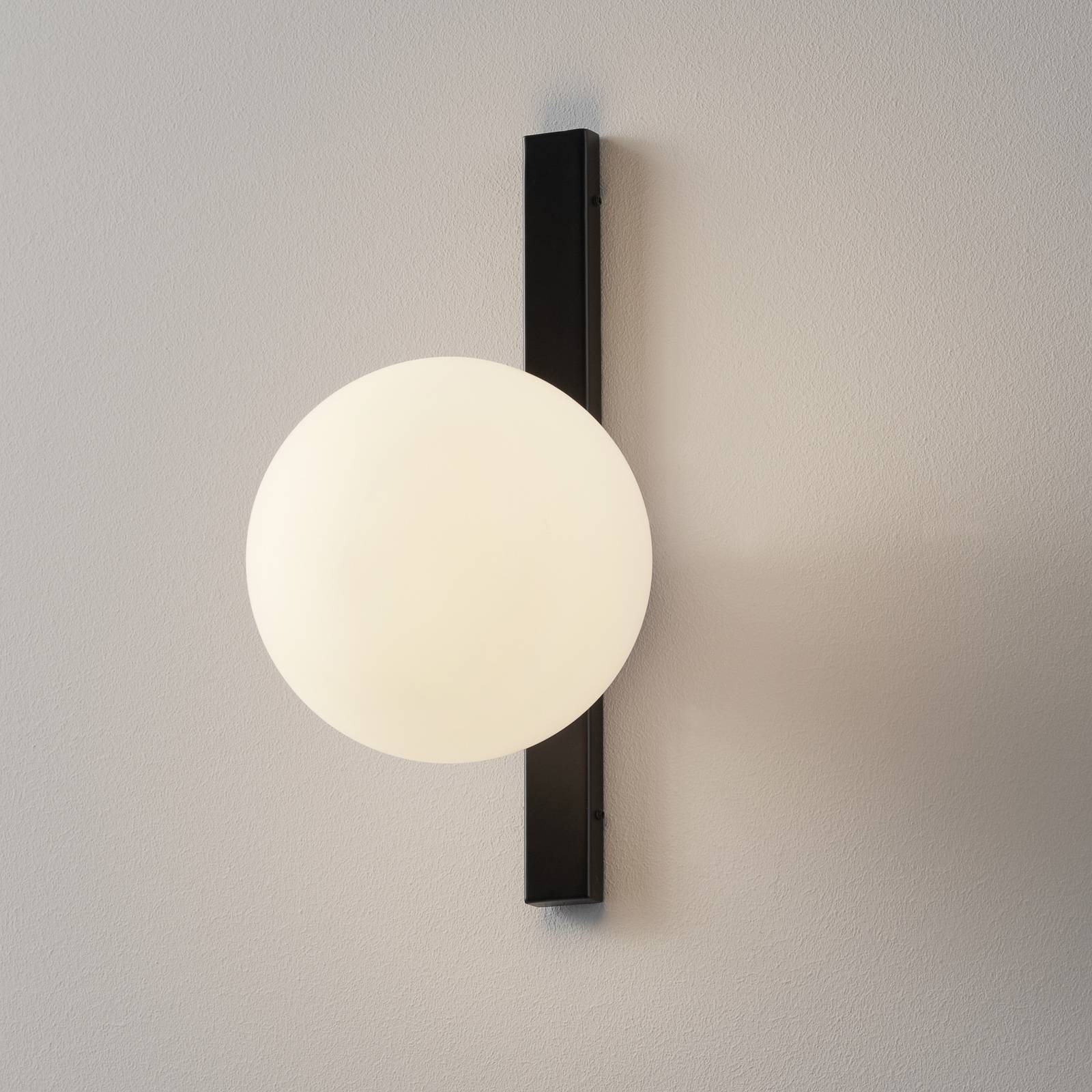 Seinävalaisin Enoire musta ja valkoinen, 1-lamp.