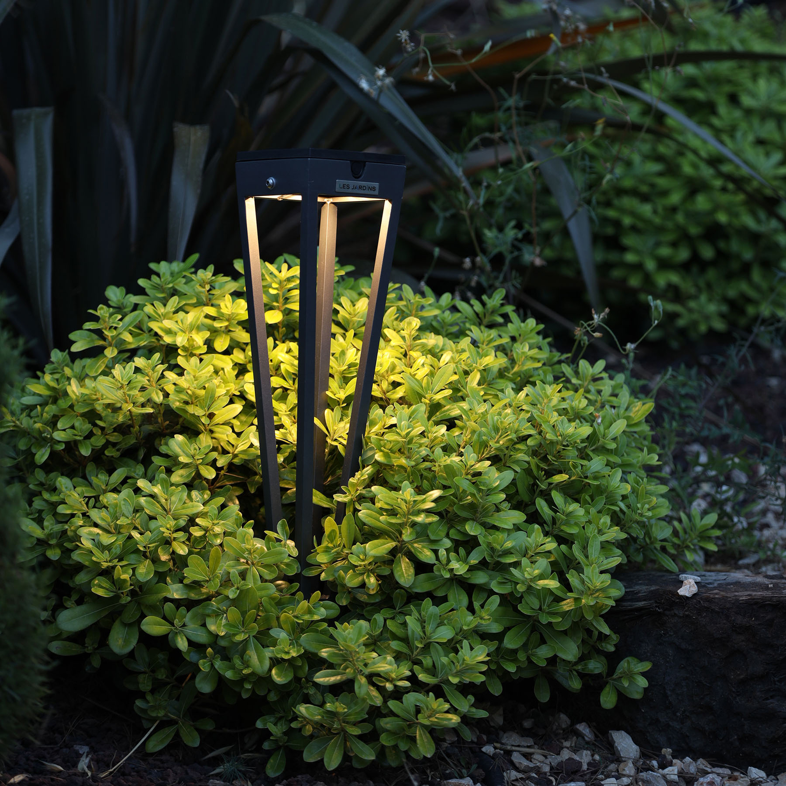 Aurinkokäyttöinen LED-soihtu Tinka 52 cm, muskotti
