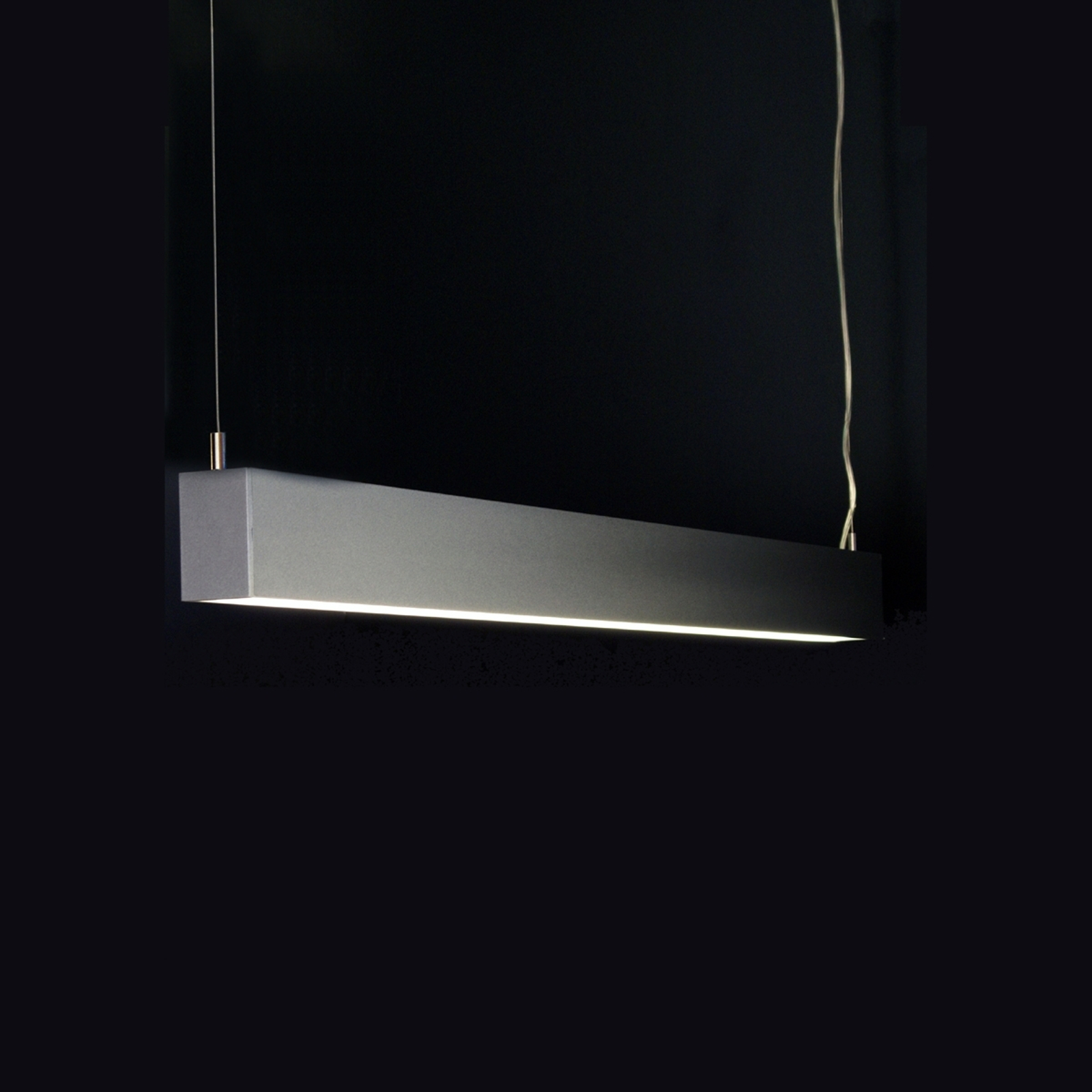 Modernin Tin-riippuvalaisimen pituus 89,8 cm