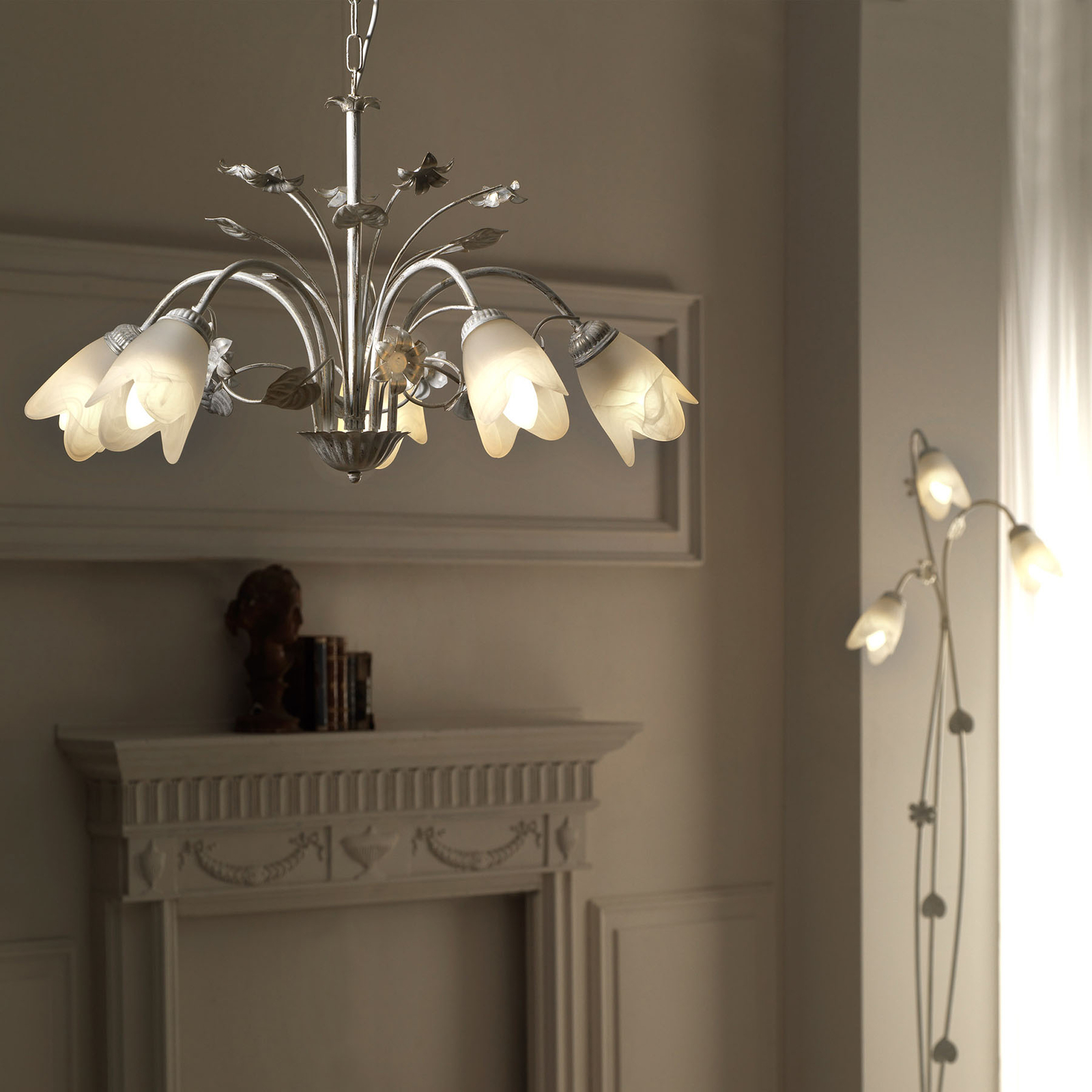 Florentiinilattiavalaisin Petunia, kolmilamppuinen