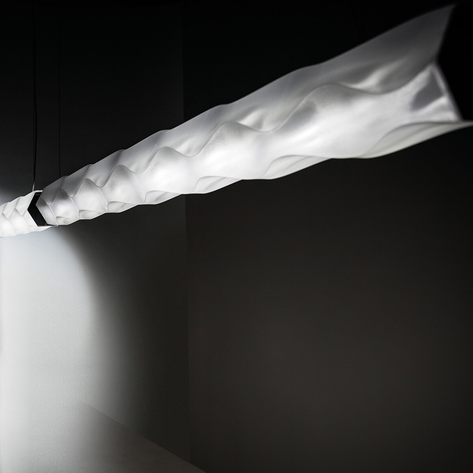 Slamp Hugo White LED-designer-riippuvalaisin