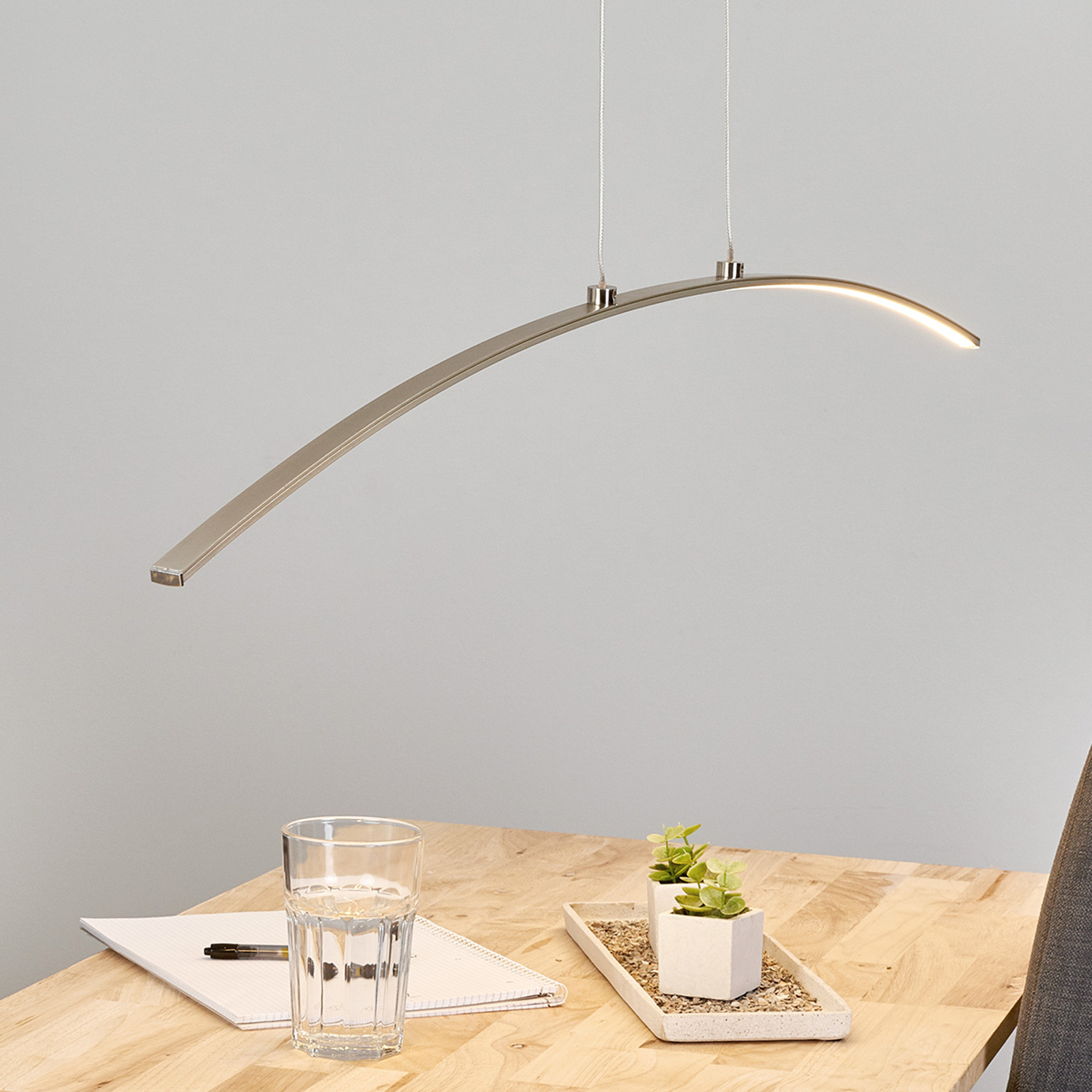 Askeettinen LED-riippuvalaisin Iven