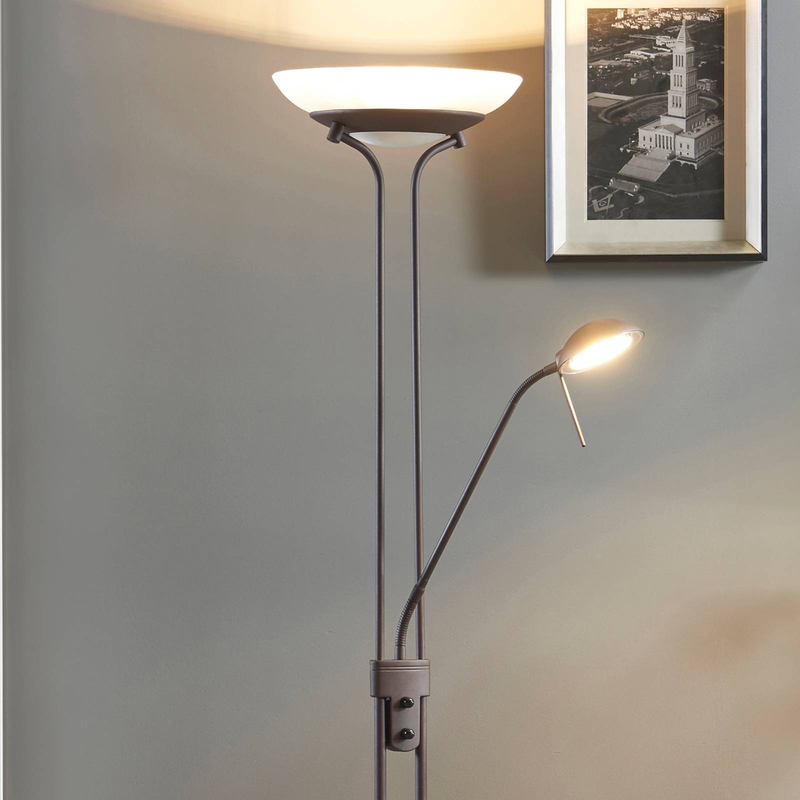 Yveta - ruosteenvärinen LED-lattiavalaisin, himmen