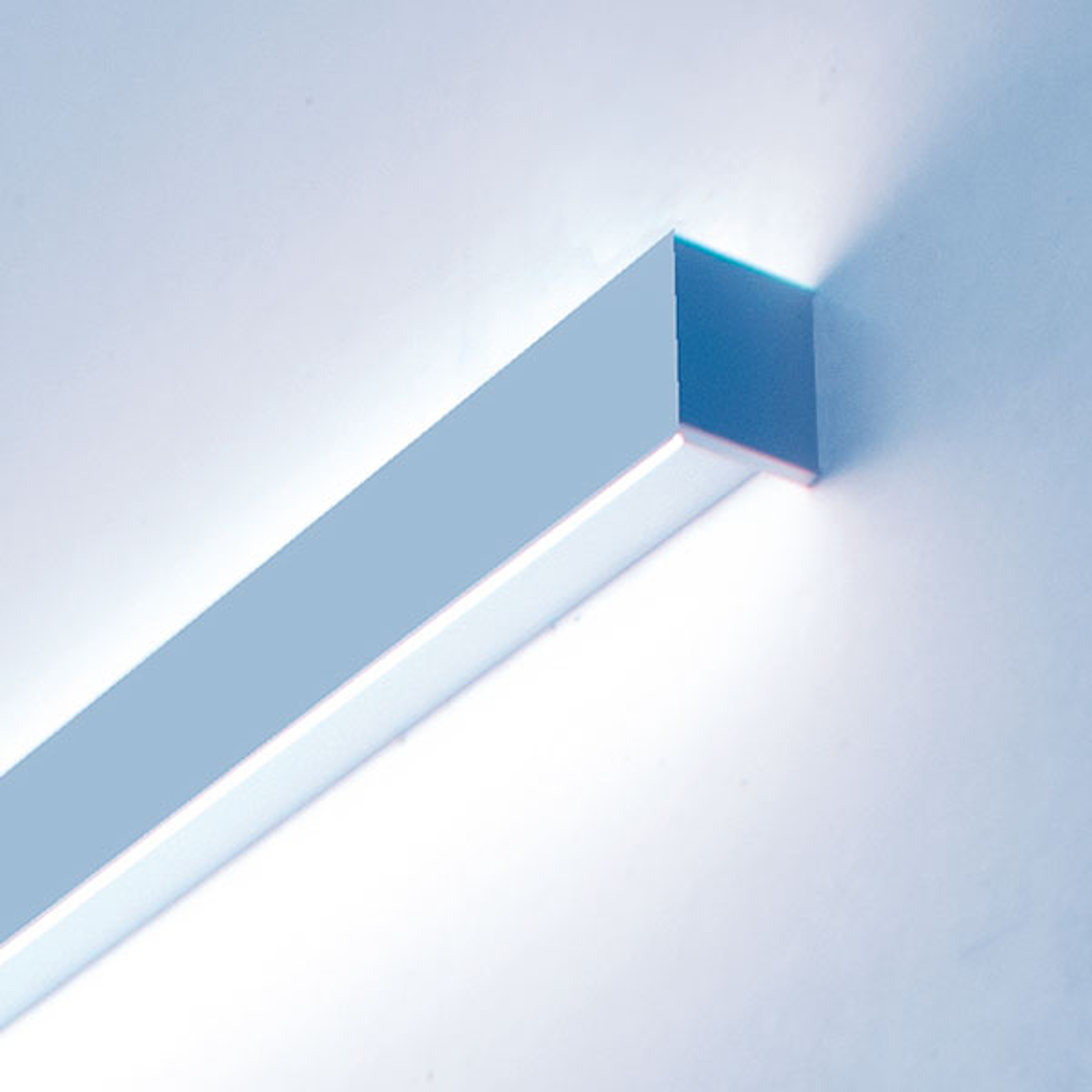 LED-seinävalaisin Matric W1, 118,5 cm, 3 000 K