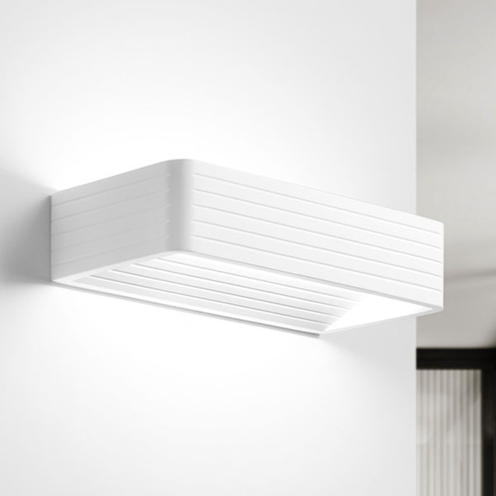 LED-seinävalaisin Limera 25 cm leveä