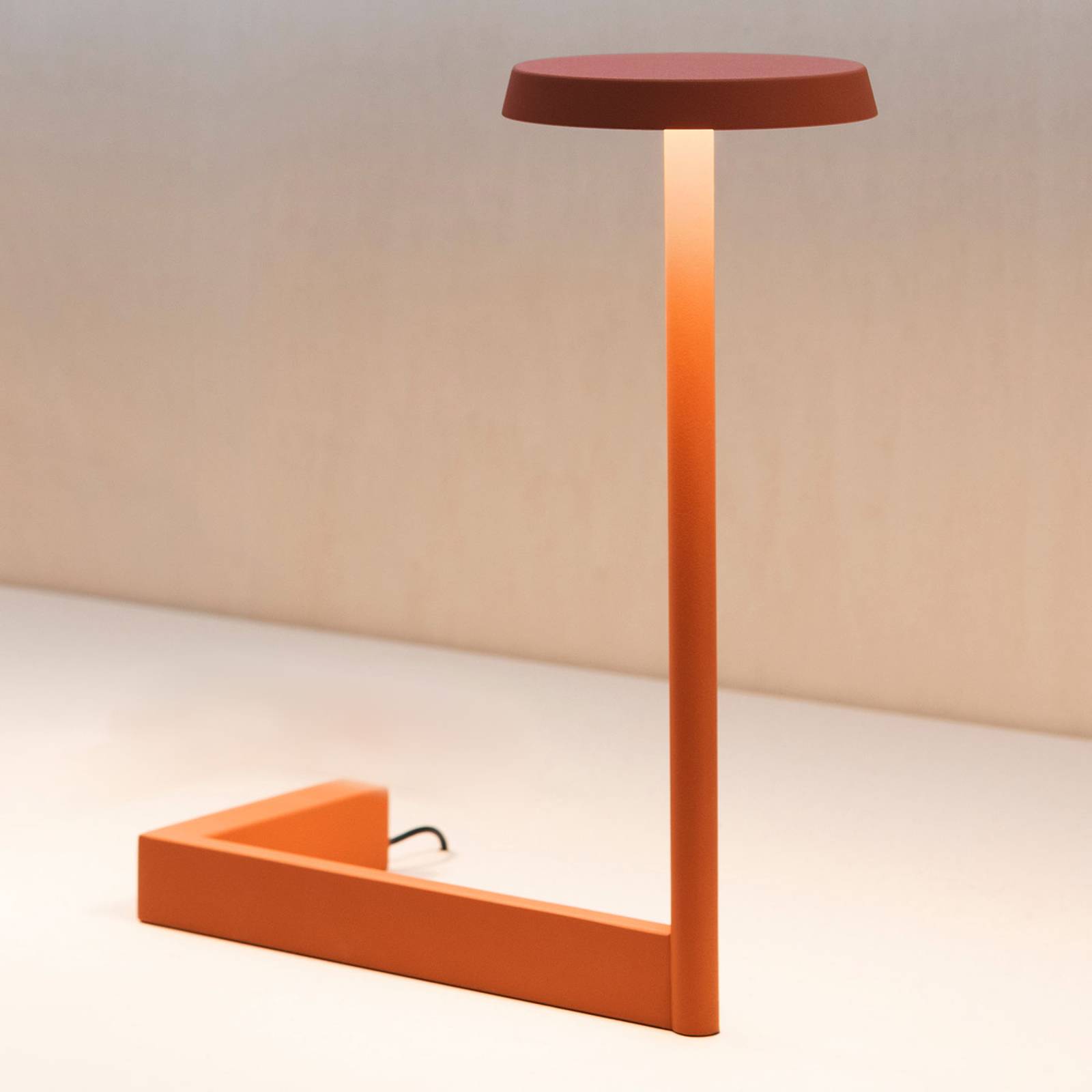 Vibia Flat -LED-pöytälamppu, 30 cm, terrakotta