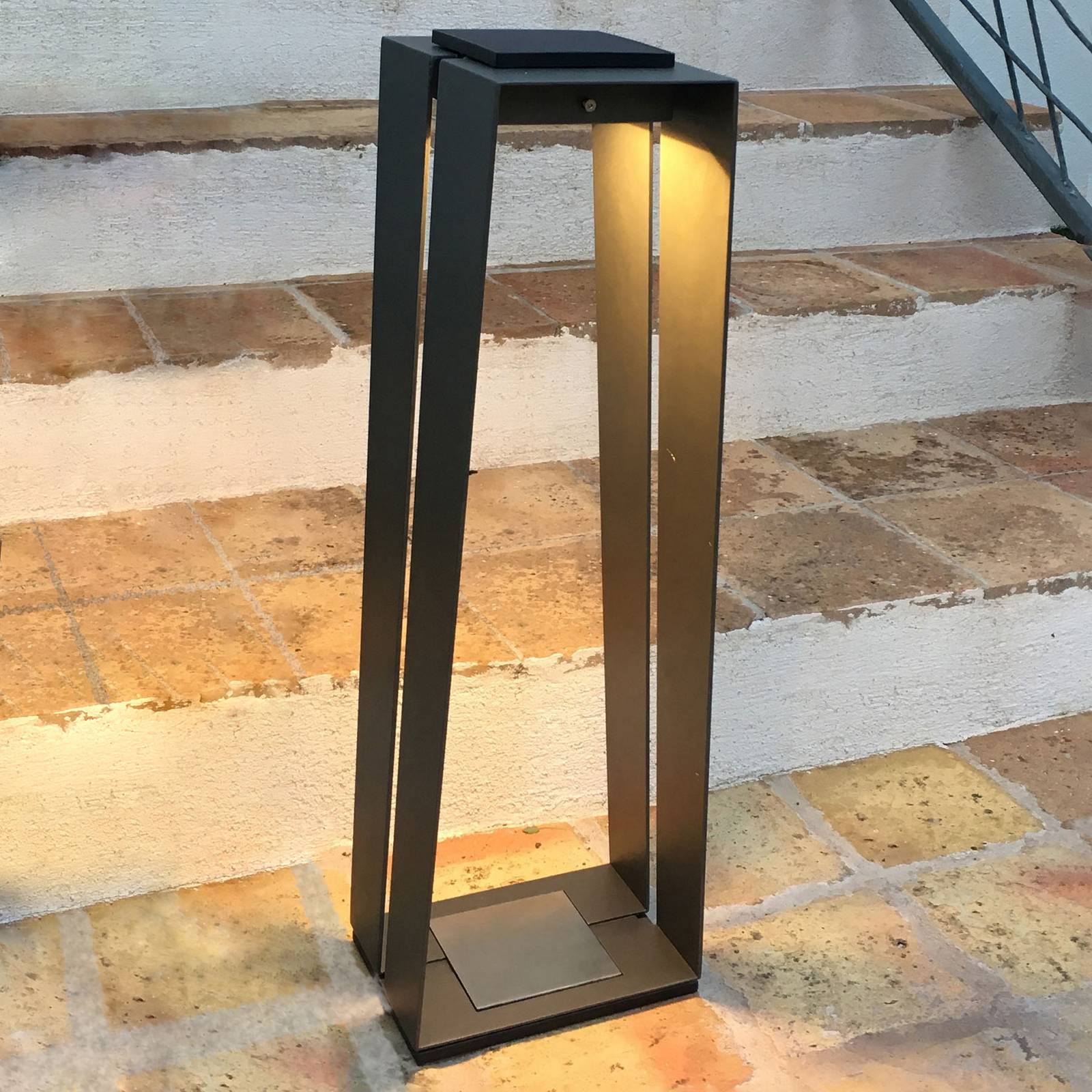 Aurinkokäyttöinen LED-lyhty Skaal alumiinia, 70 cm