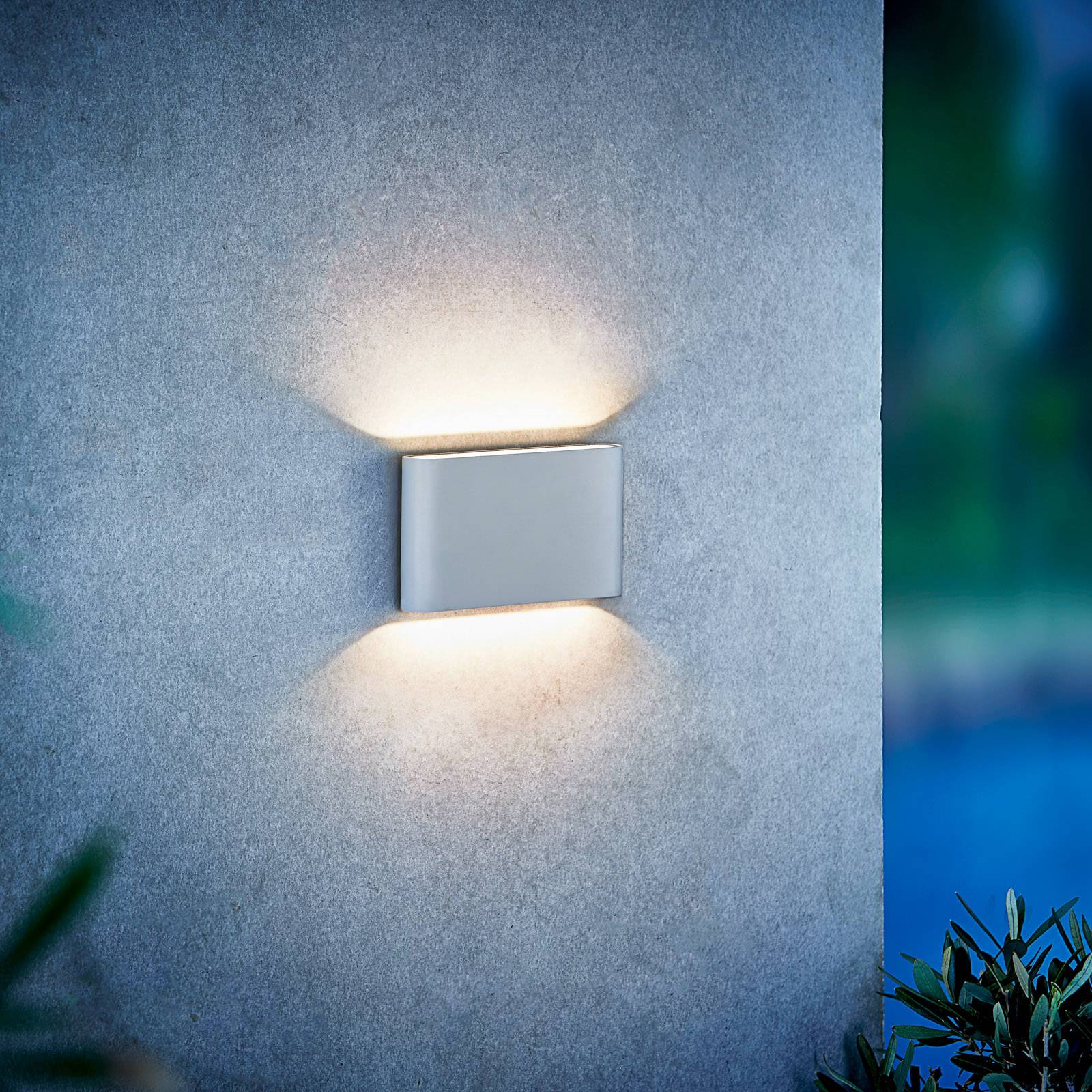 LED-ulkoseinälamppu Kinver, ohut muotoilu