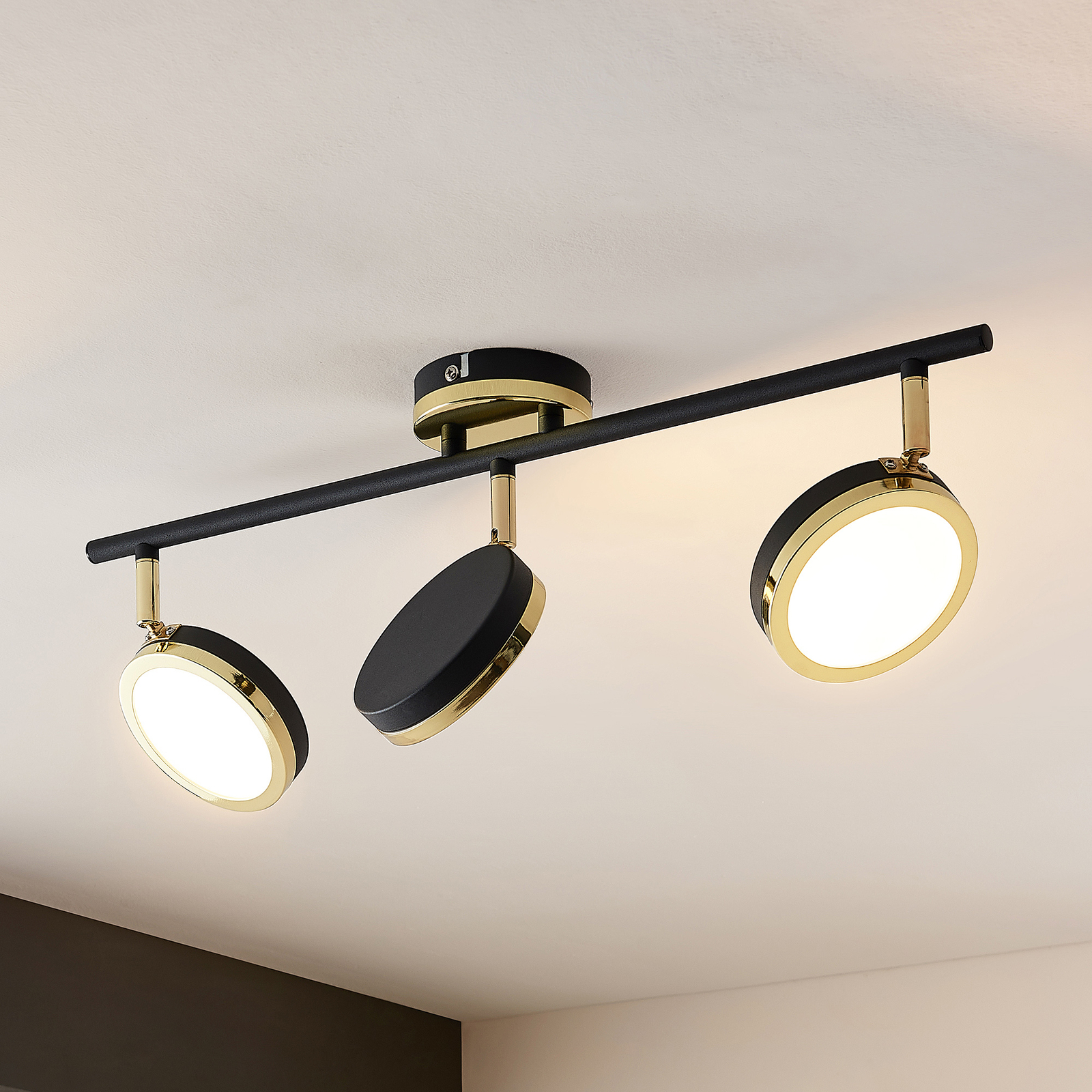 Lindby Alsani -LED-kattokohdevalo 3-lamppuinen
