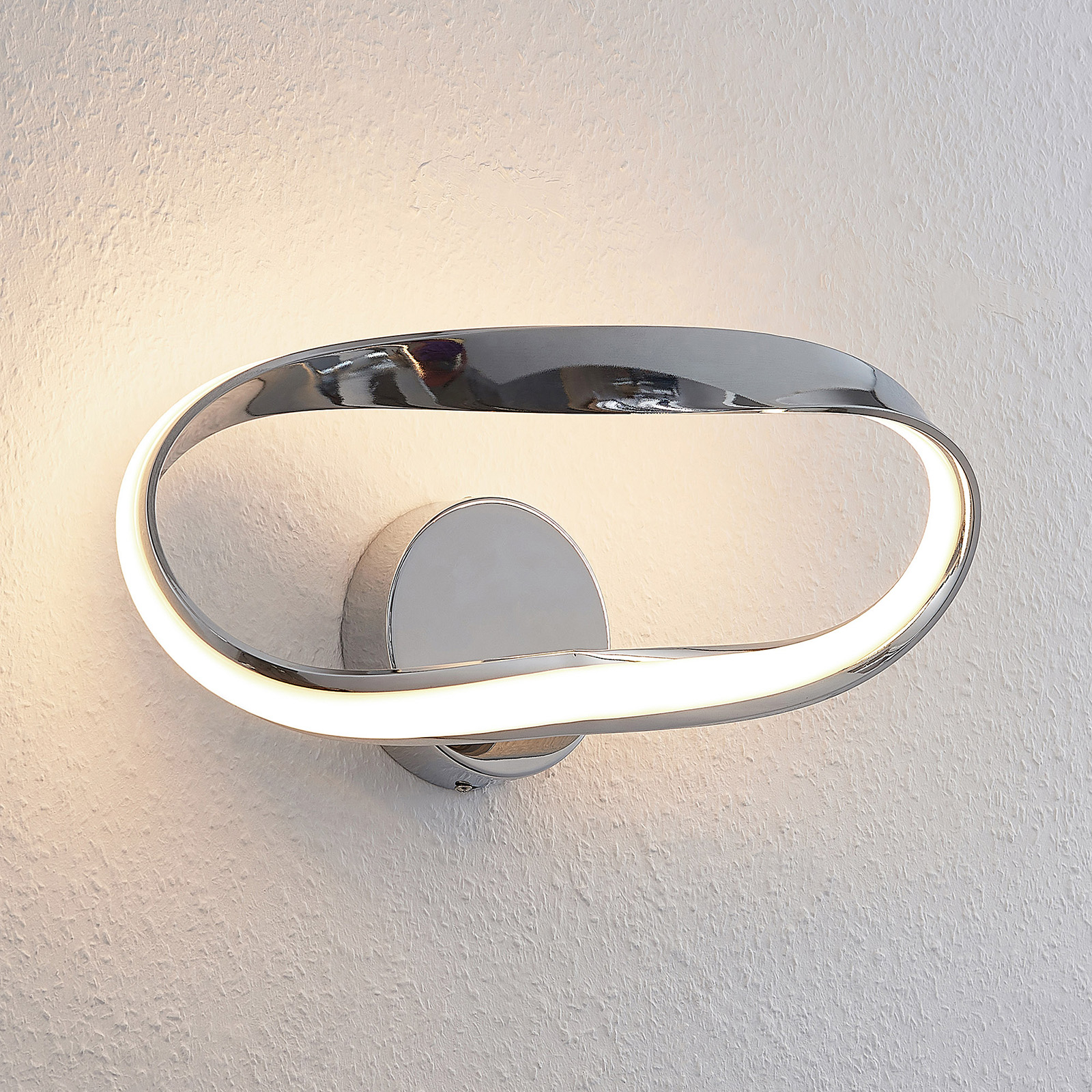 Lucande Xalia -LED-seinävalaisin