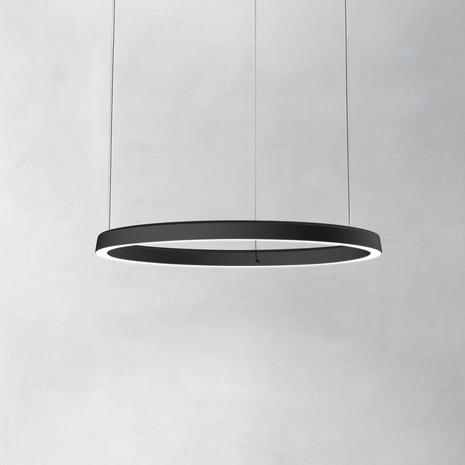 Luceplan Compendium Circle 72 cm, musta