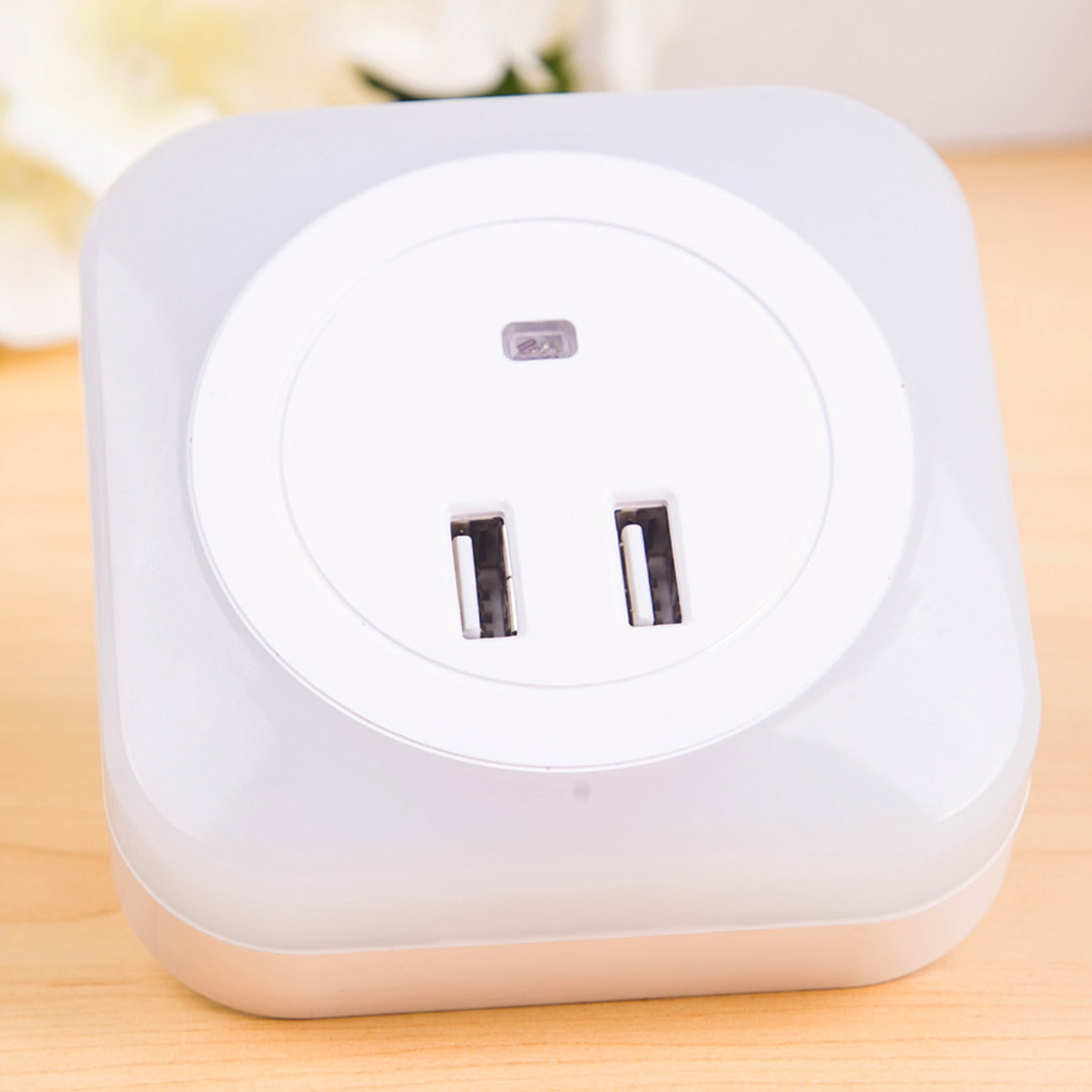 LED-yövalo Brit, tunnistin, USB-liitäntä, kulmikas