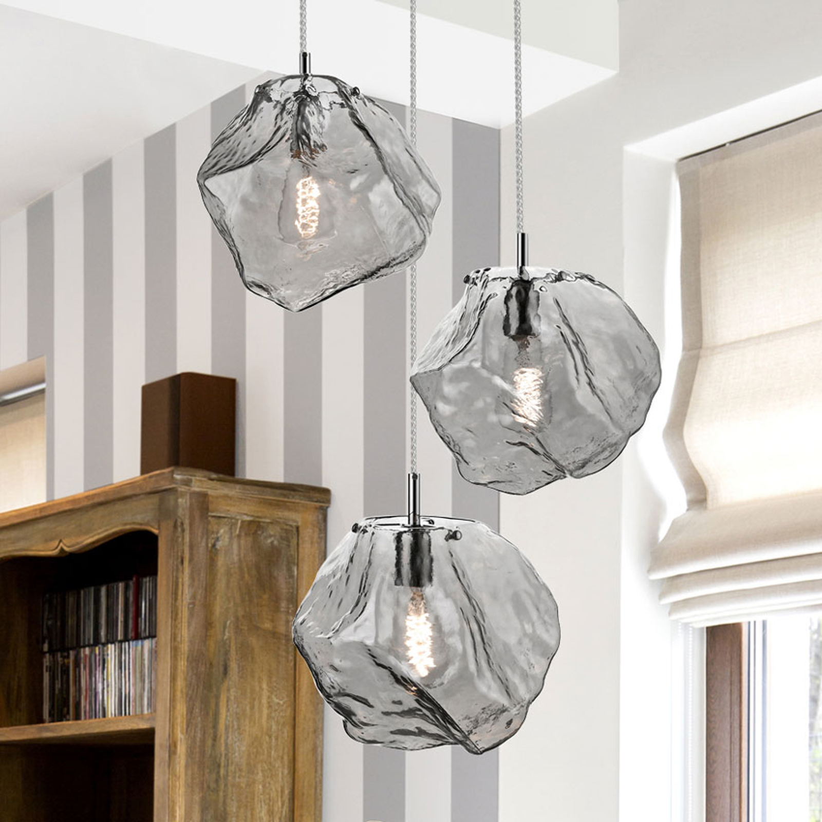 LED-riippuvalo Petra lasista 3-lamppuinen pyöreä