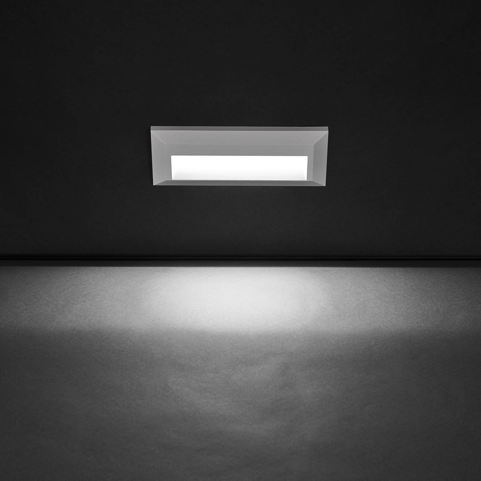 Laajasti valaiseva LED-ulkoseinälamppu Kössel