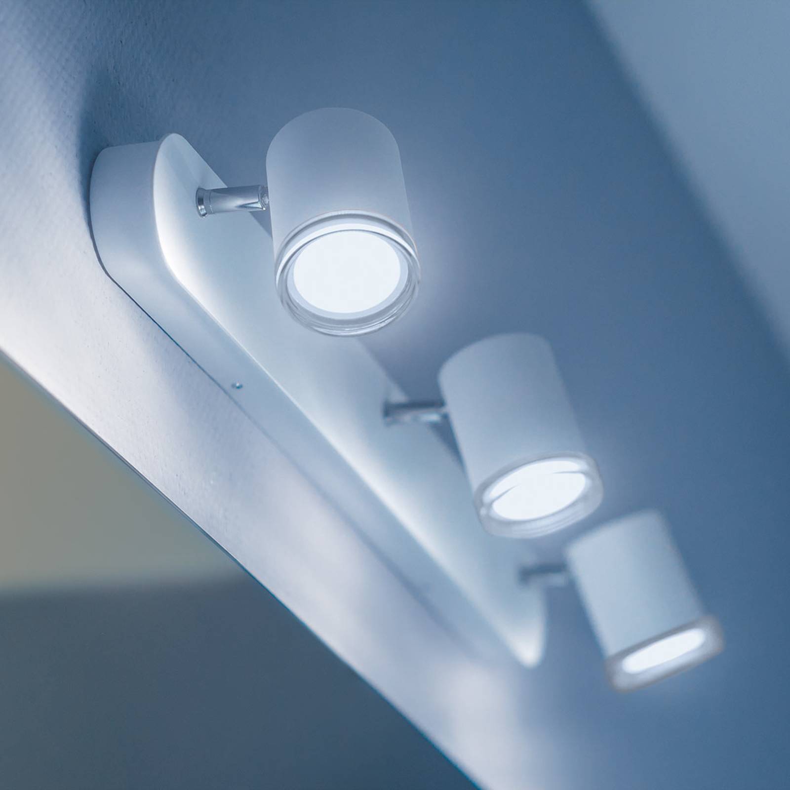 Philips Hue White Ambiance Adore 3-lamppuinen