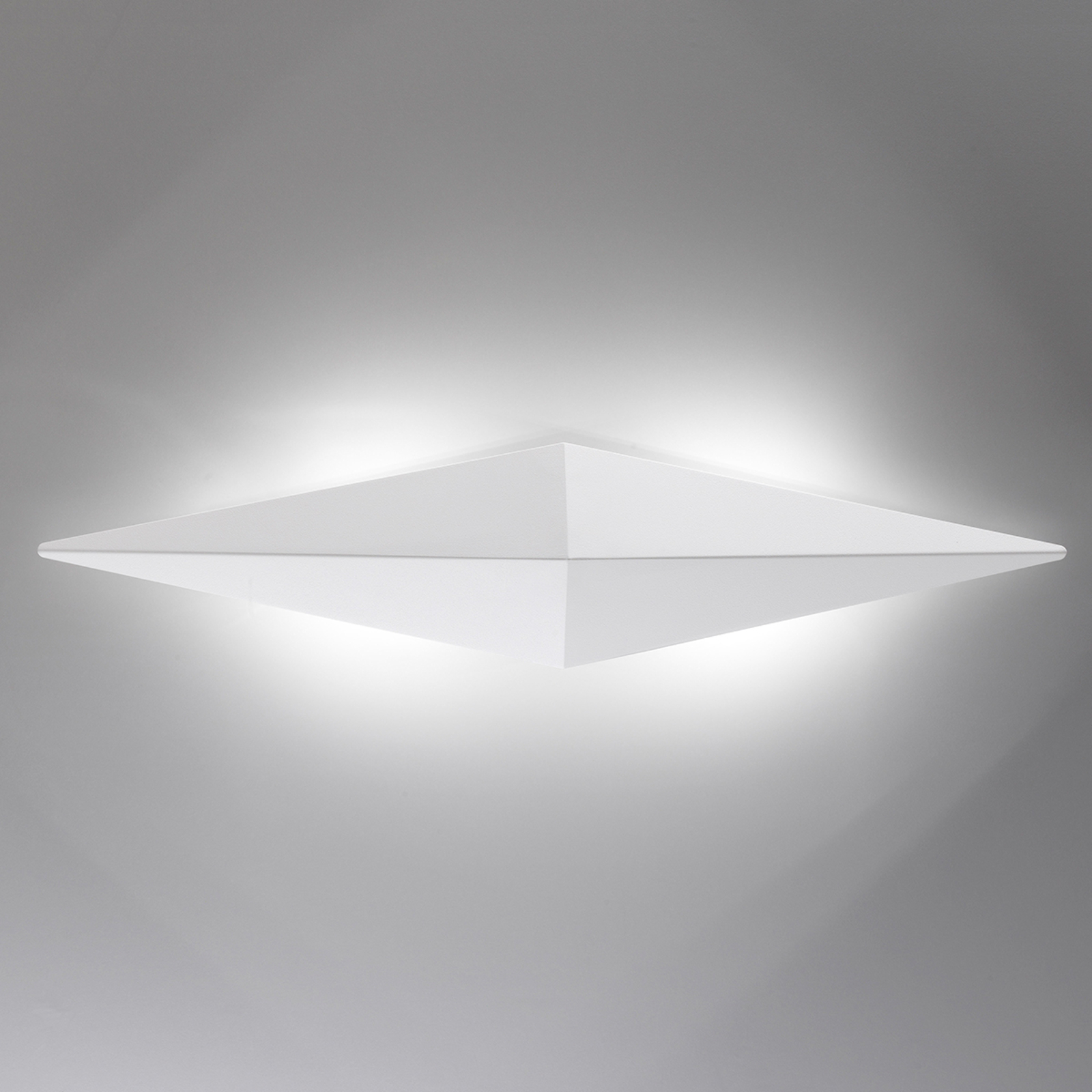 Geometrisen muotoinen seinävalaisin Ore Sei