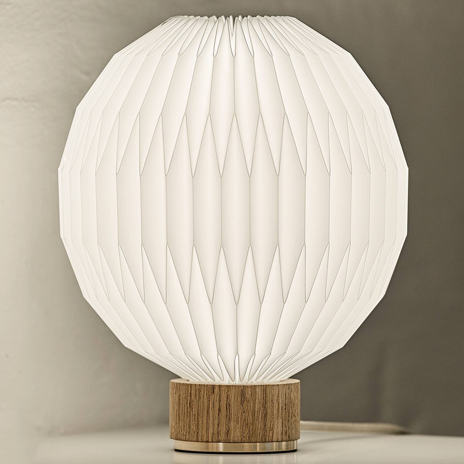 LE KLINT 375 -pöytävalo, muovivarjostin 25 cm