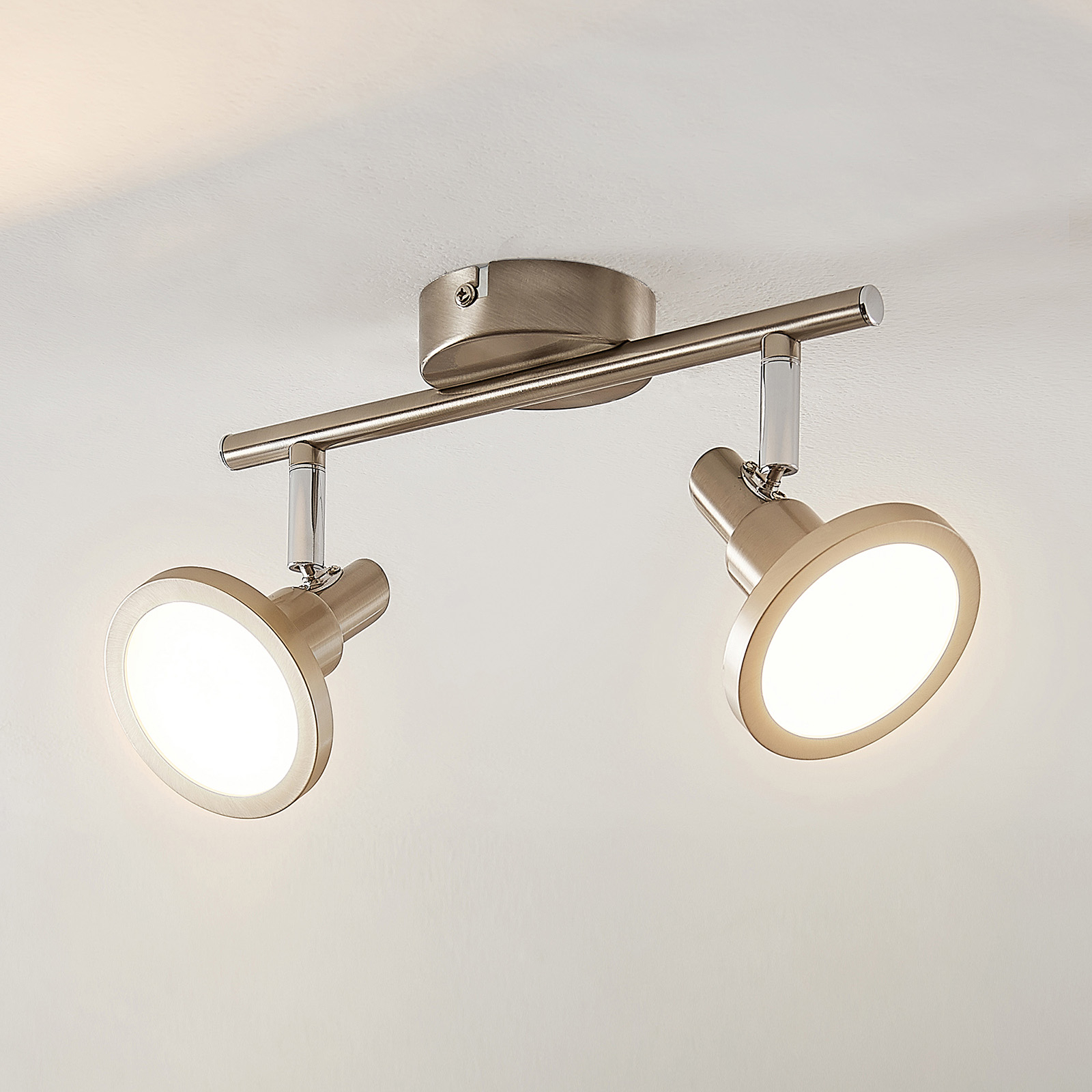Lindby Unnur -LED-kohdevalaisin, 2-lamppuinen