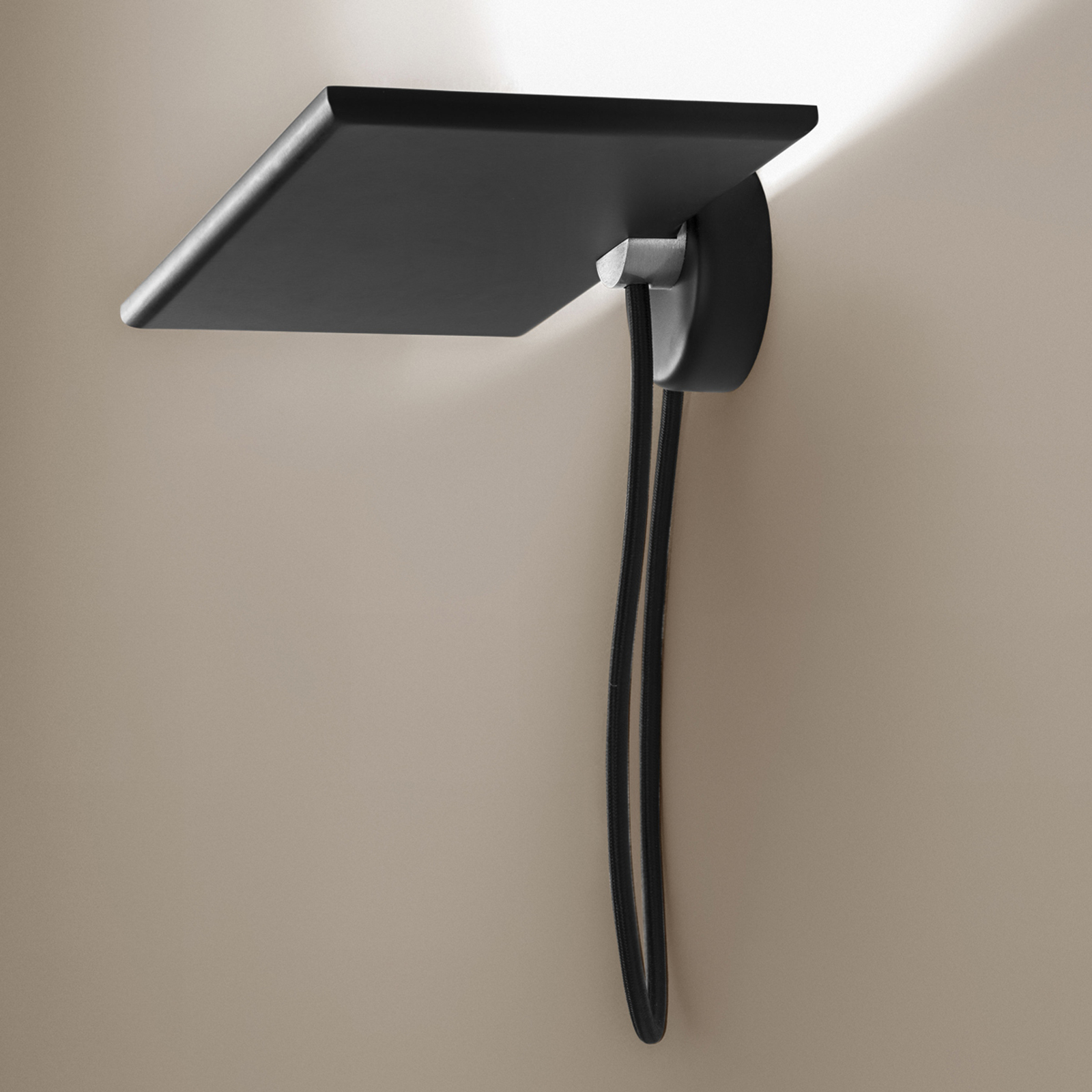 ICONE GiuUp -LED-seinävalonheitin, hajautettu 20 W