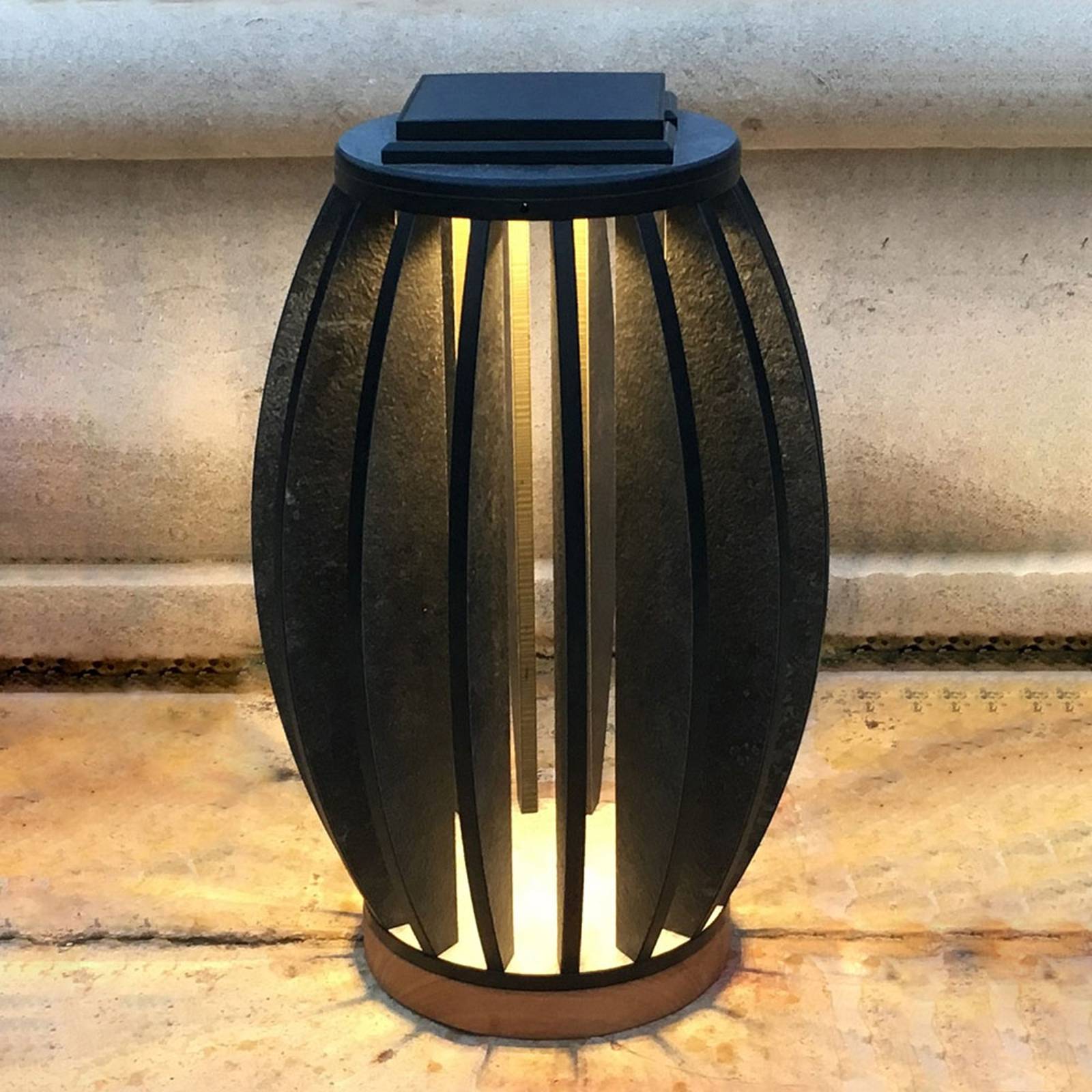 Aurinkokäyttöinen LED-valaisin Pastek anturilla