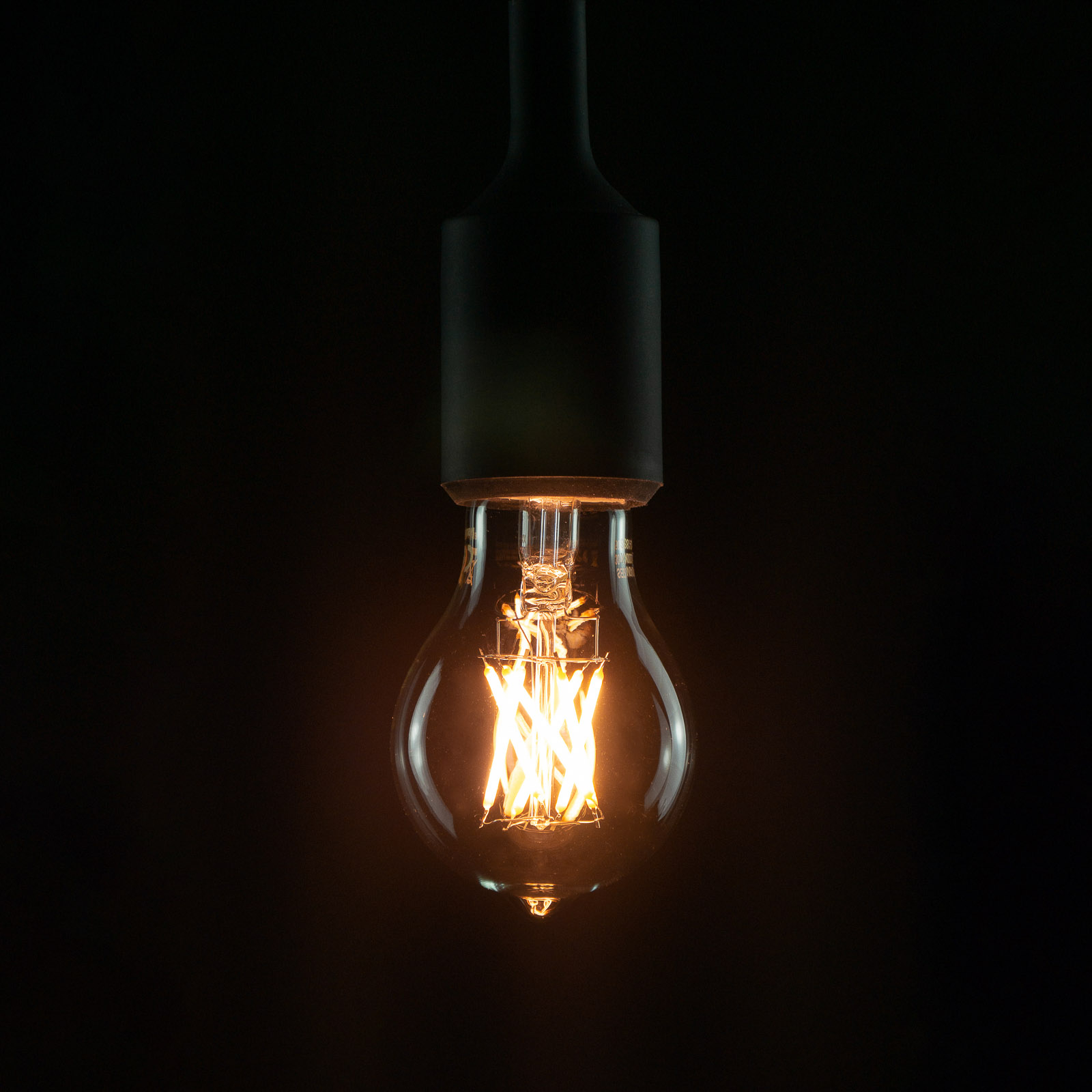 SEGULA LED-lamppu E27 6W 2200K kirkas