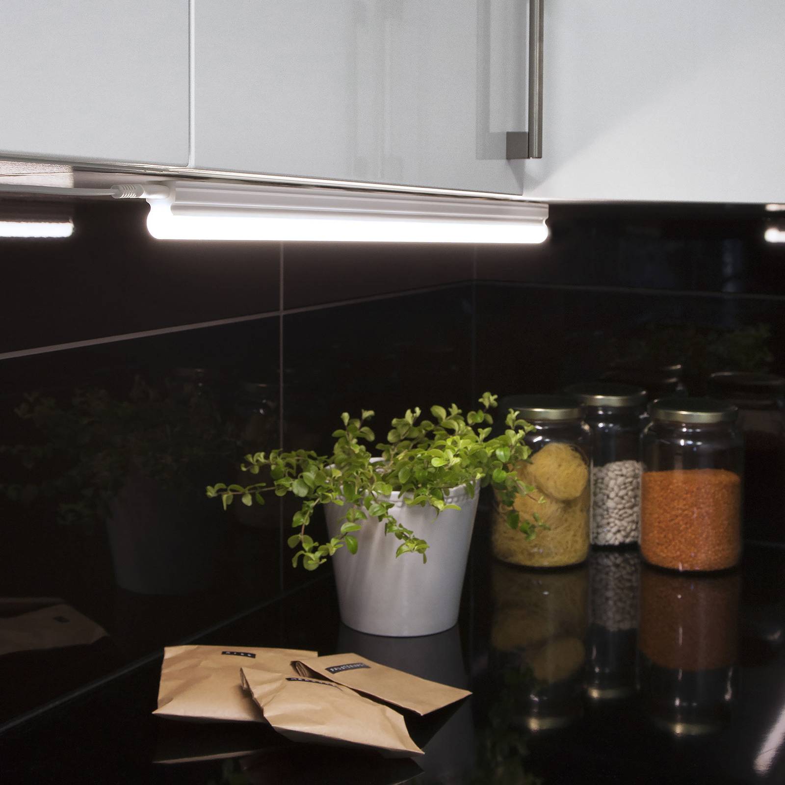LED-kaapinalusvalaisin Cabinet Light 57 cm 4 000 K