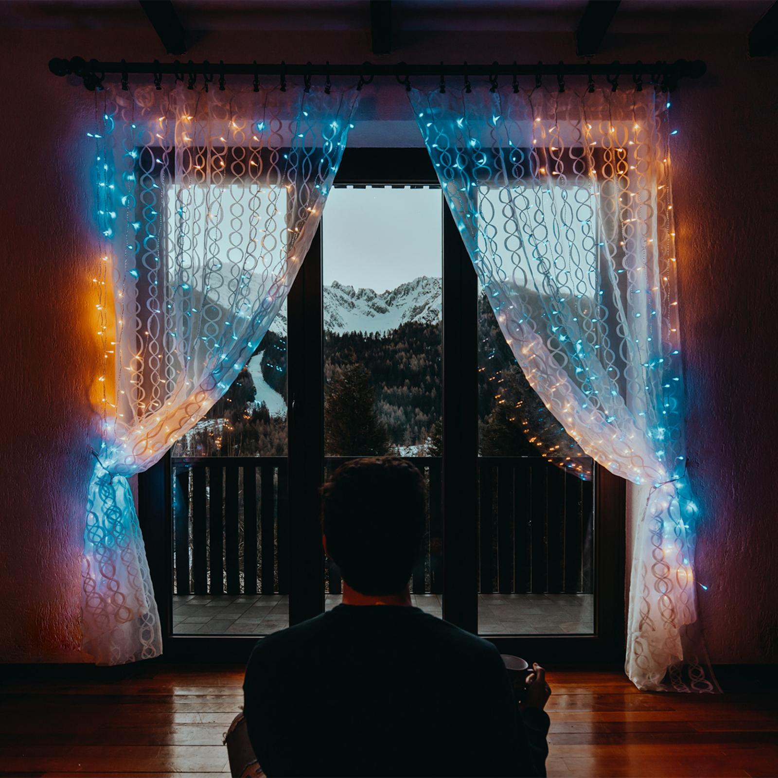 Twinkly RGBW -valoverho, 210 LED-valoa