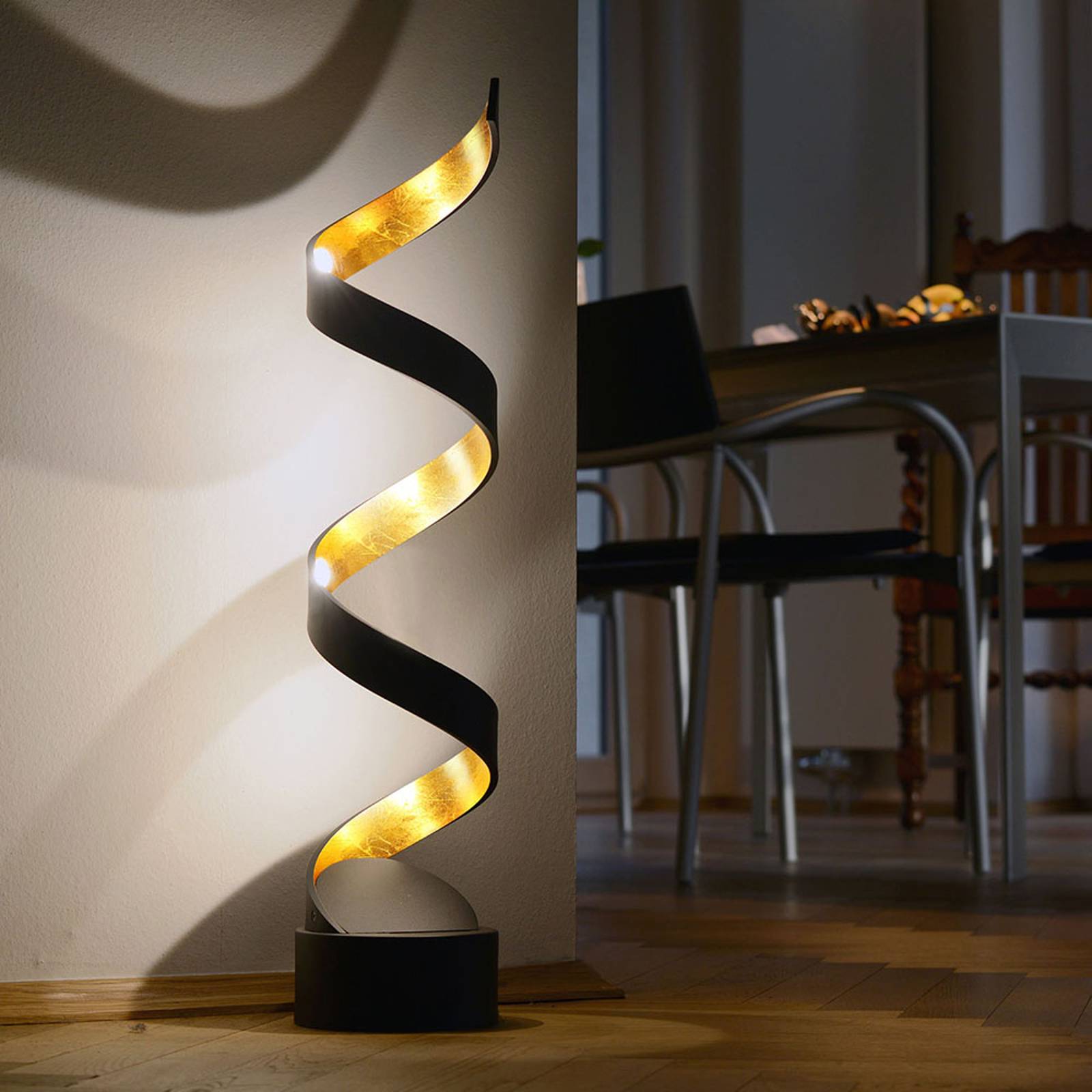 LED-pöytävalaisin Helix, 74 cm, musta-kulta