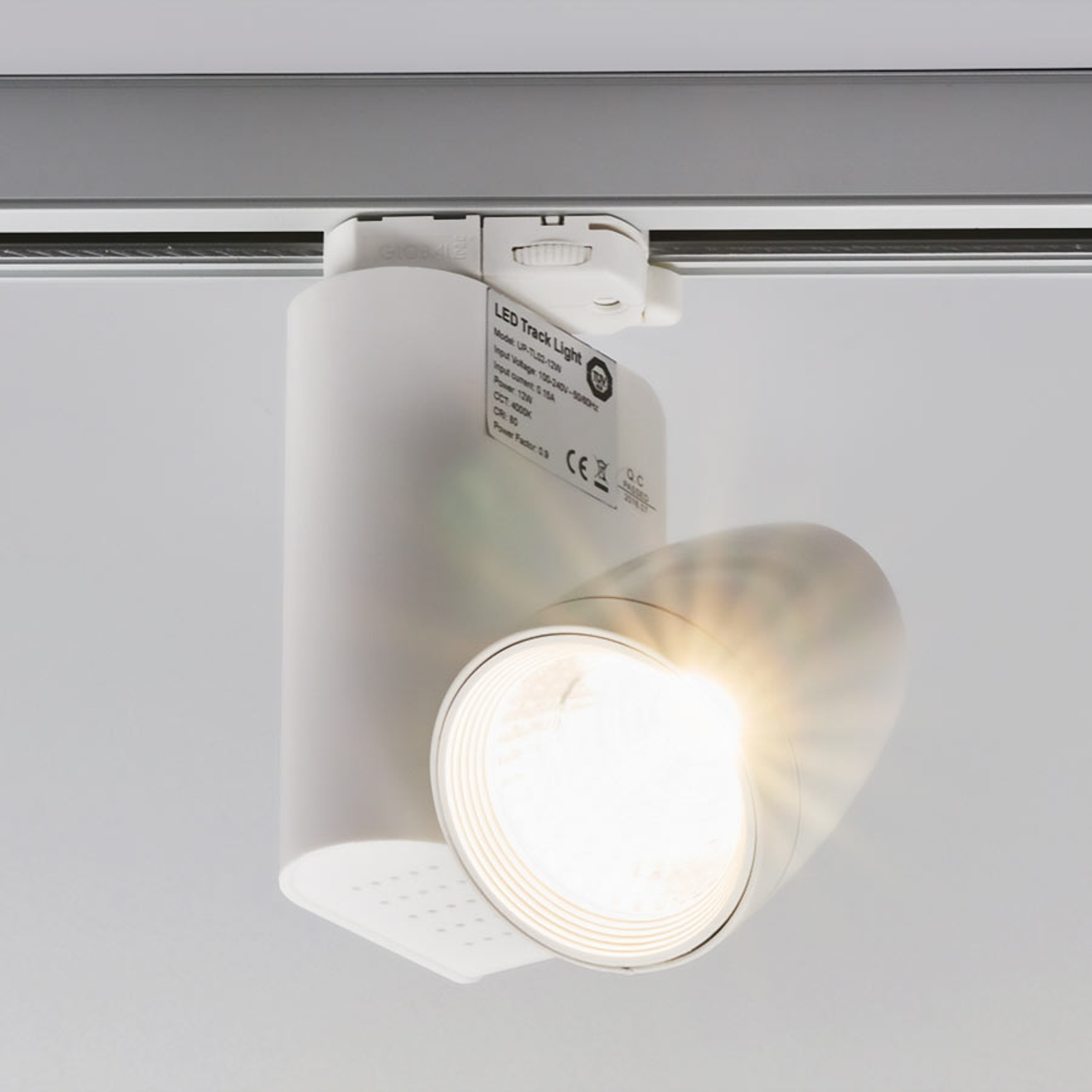 Kolmivaihe-virtakiskosäteilijä Colin LED-lampuilla