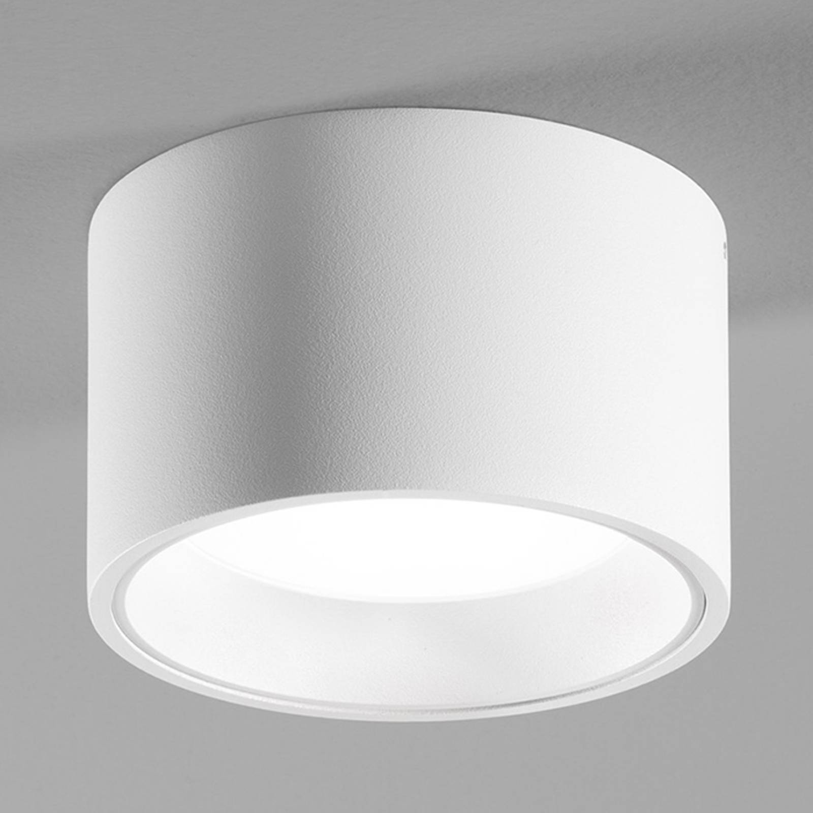 Valkoinen LED-kattovalaisin Ringo ja IP54