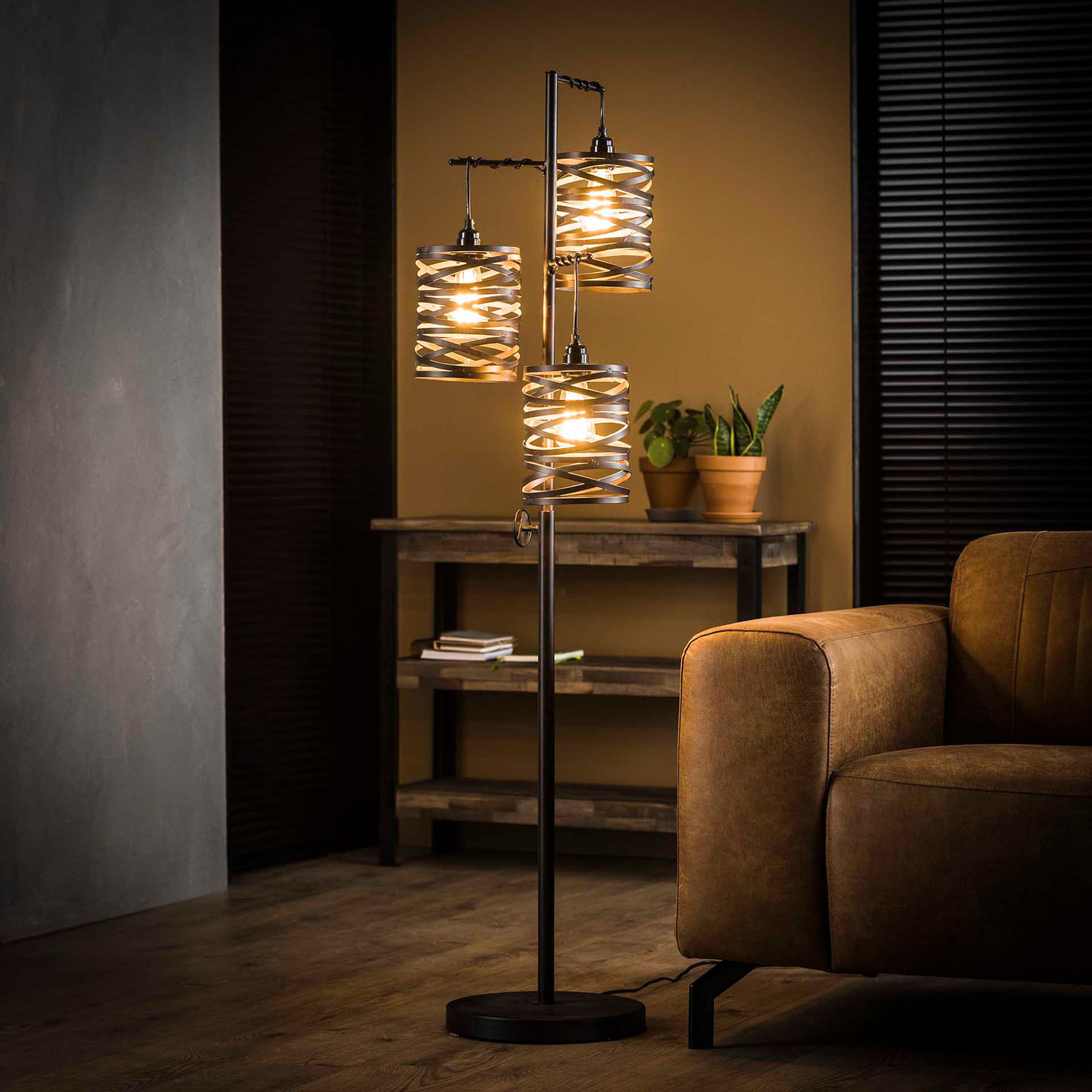 Pöytälamppu Spindlight, 3-lamppuinen, kork. 150 cm