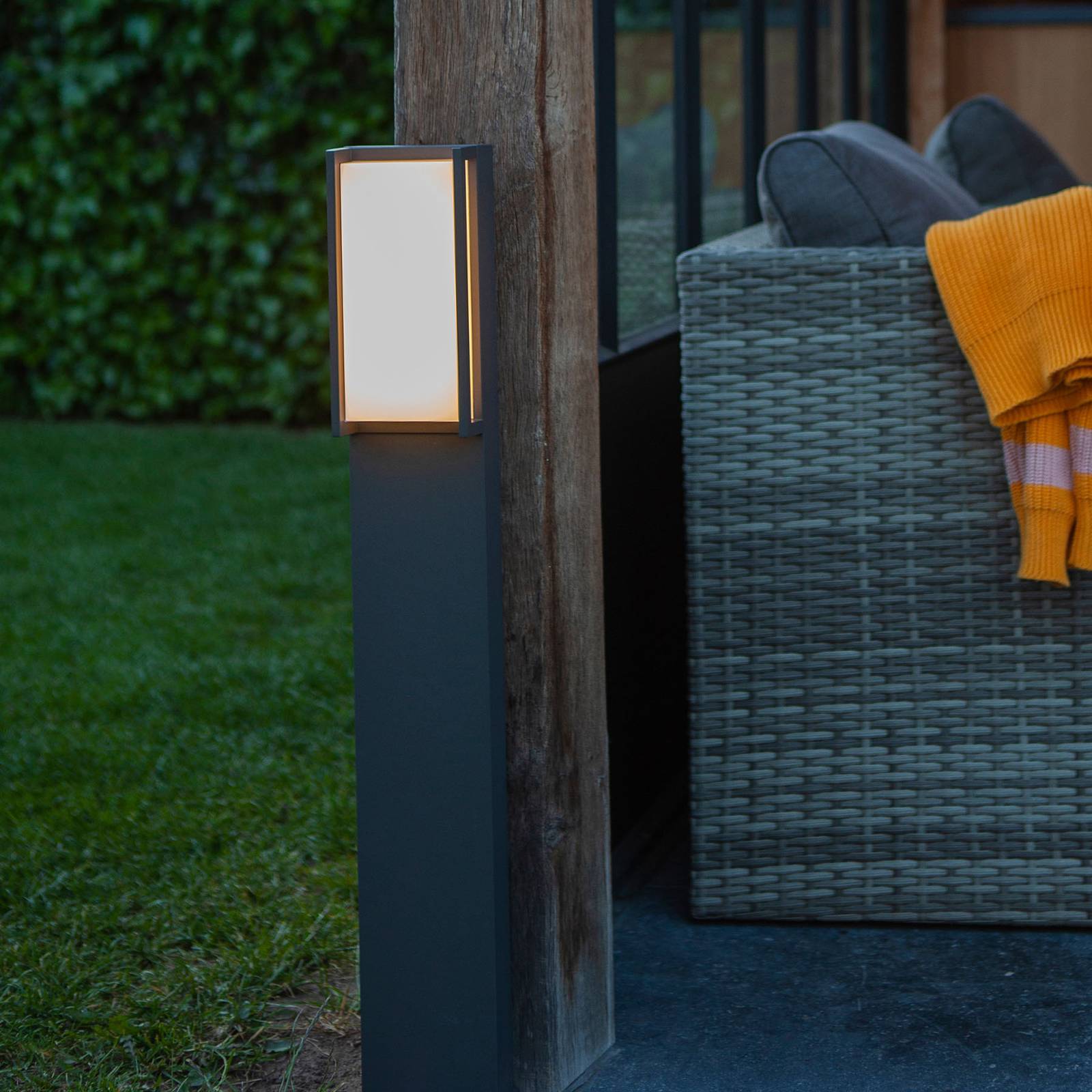 LED-pylväsvalaisin Qubo, RGBW, älykäs ohjaus