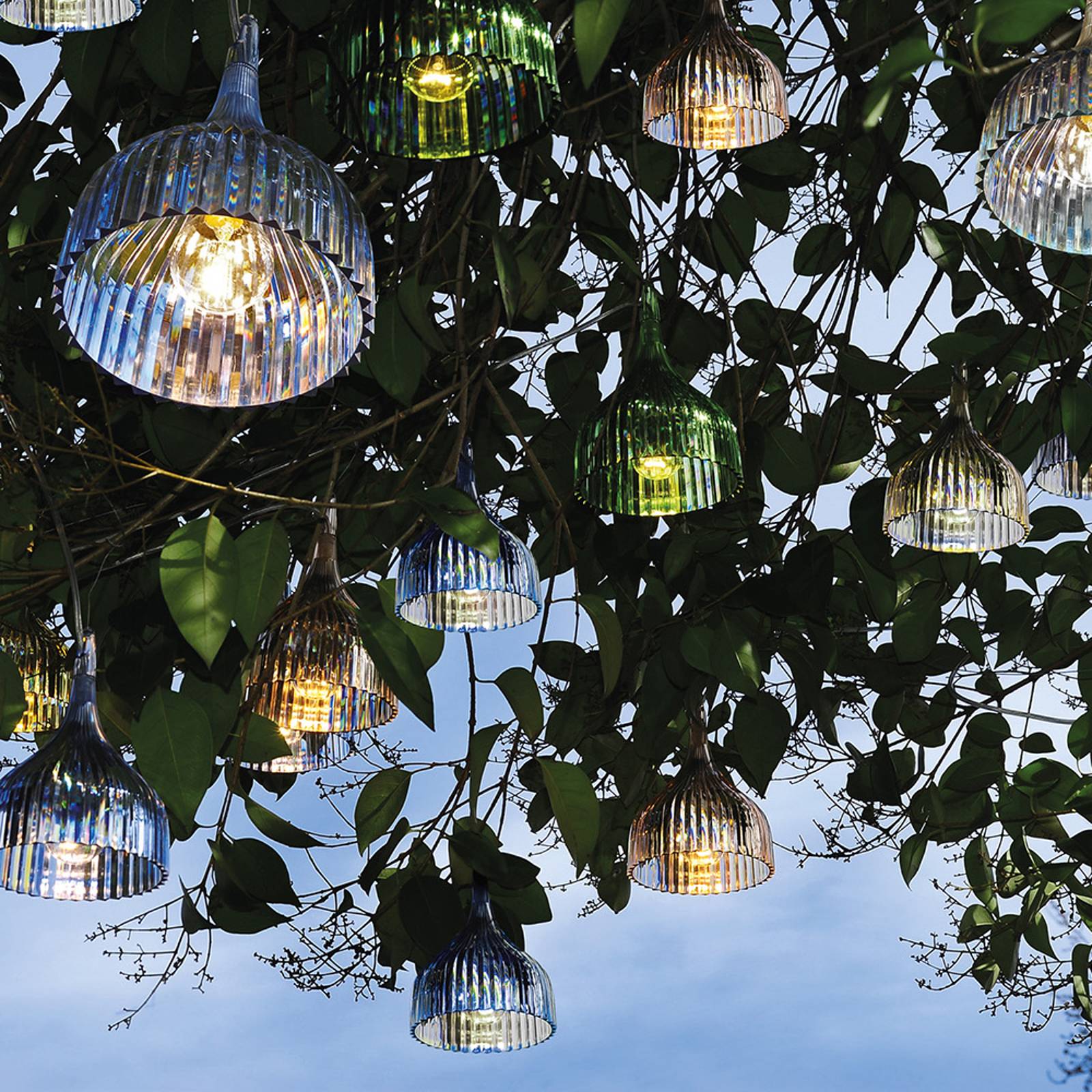 Kartell É -LED-riippuvalo, läpinäkyvä
